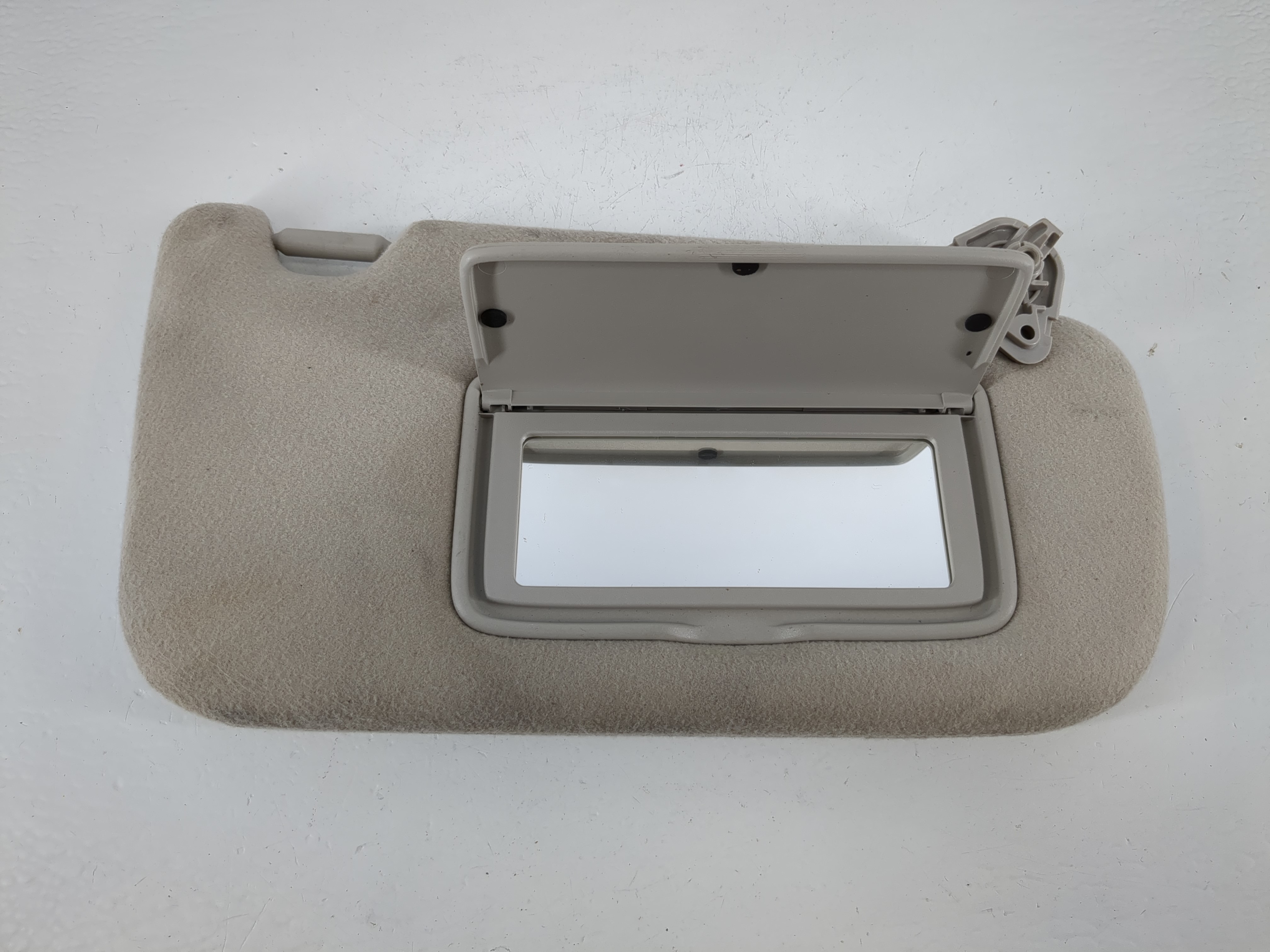2013-2019 Nissan Sentra Passenger Sun Visor Mirror Right Sunvisor Gray 1152318 - Oemusedautoparts1.com