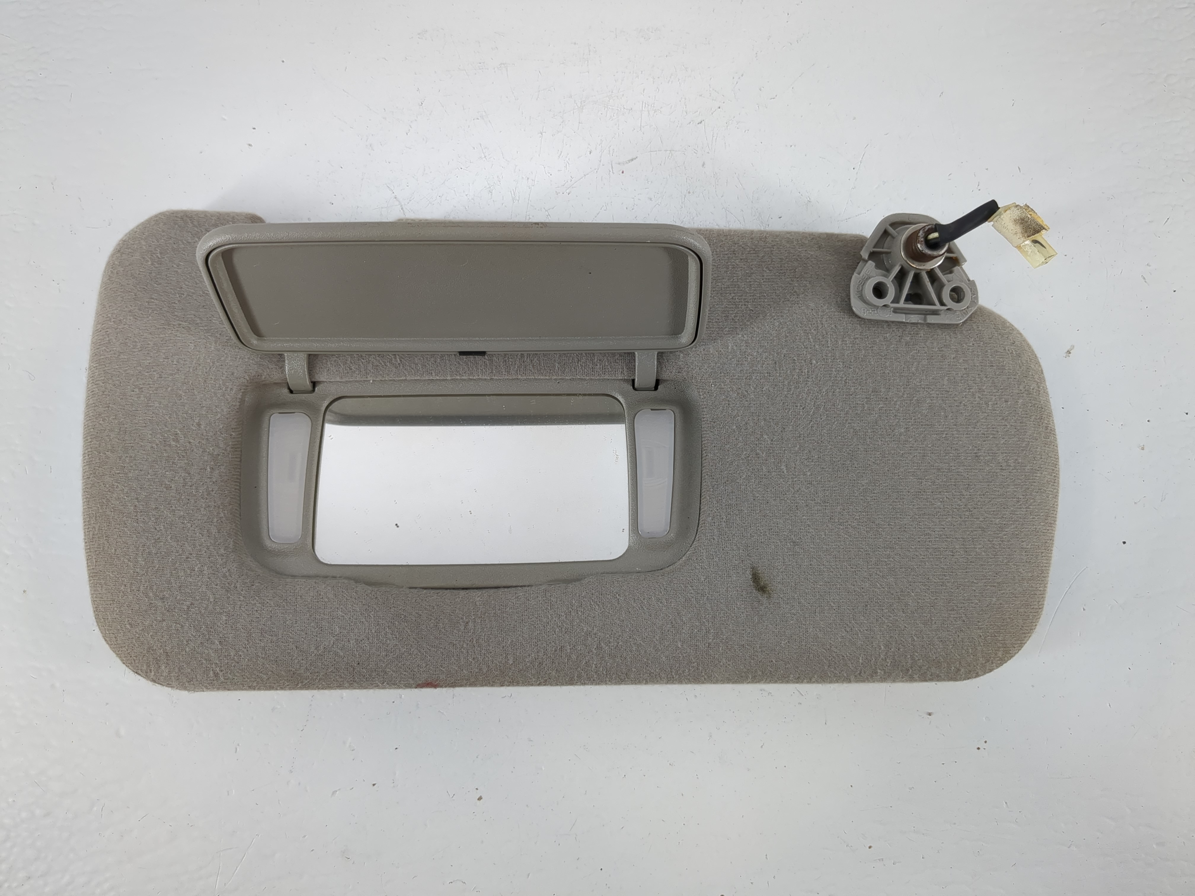 2003-2004 Infiniti I35 Passenger Sun Visor Mirror Right Sunvisor Gray 1152323 - Oemusedautoparts1.com
