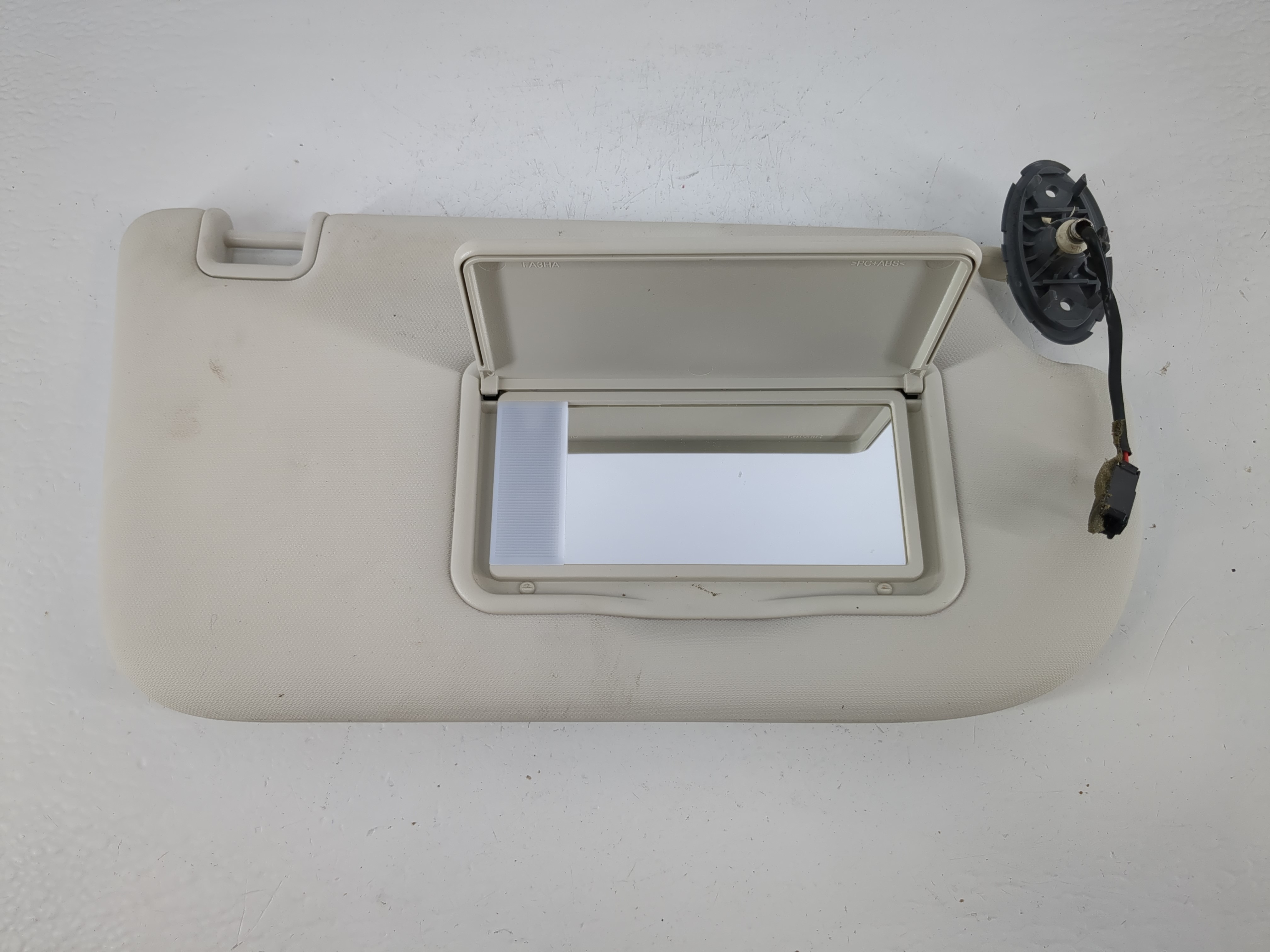 2013-2019 Ford Escape Passenger Sun Visor Mirror Right Sunvisor Gray 1152325 - Oemusedautoparts1.com