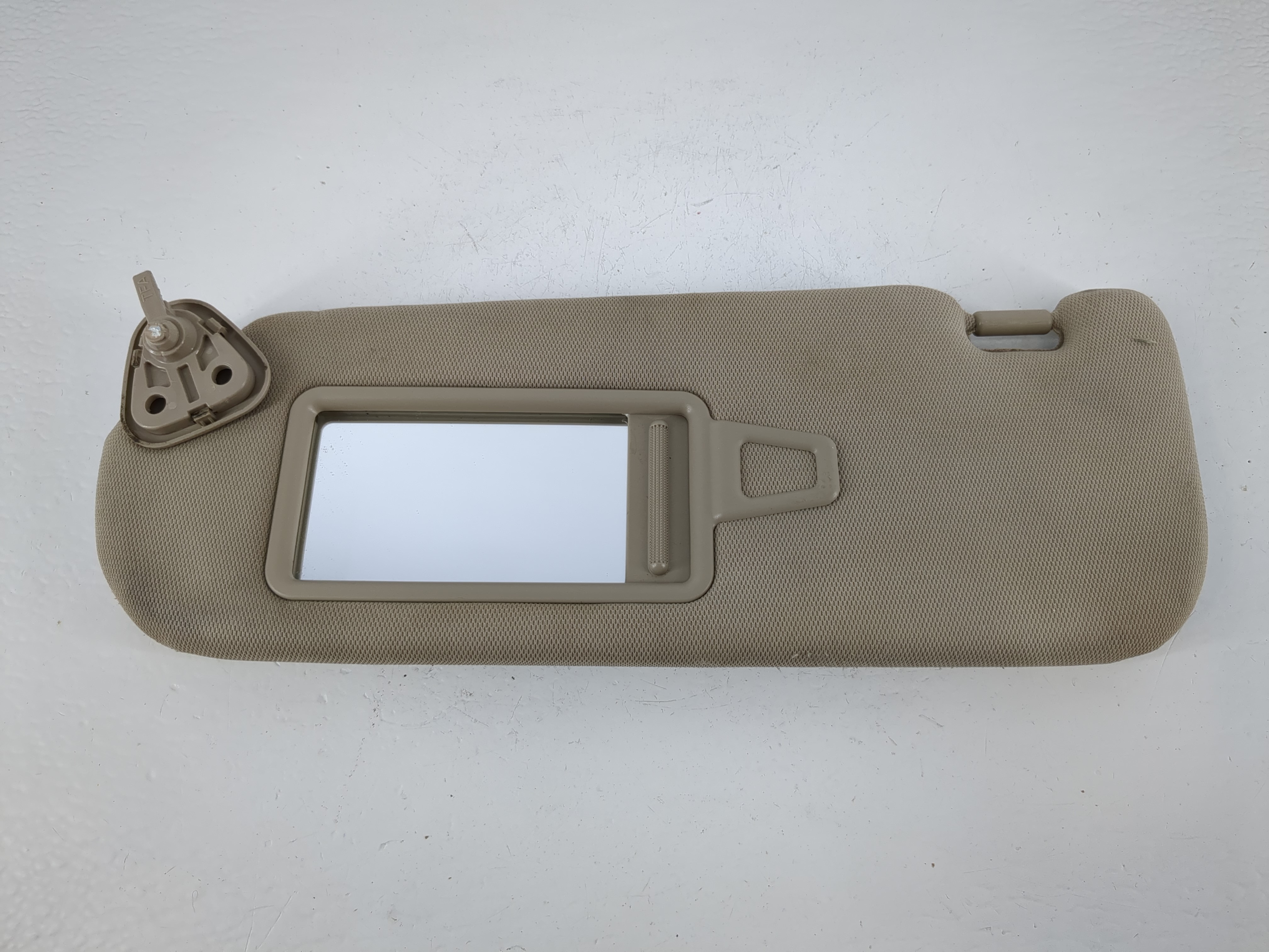 2011-2016 Kia Optima Passenger Sun Visor Mirror Right Sunvisor Tan 1152328 - Oemusedautoparts1.com