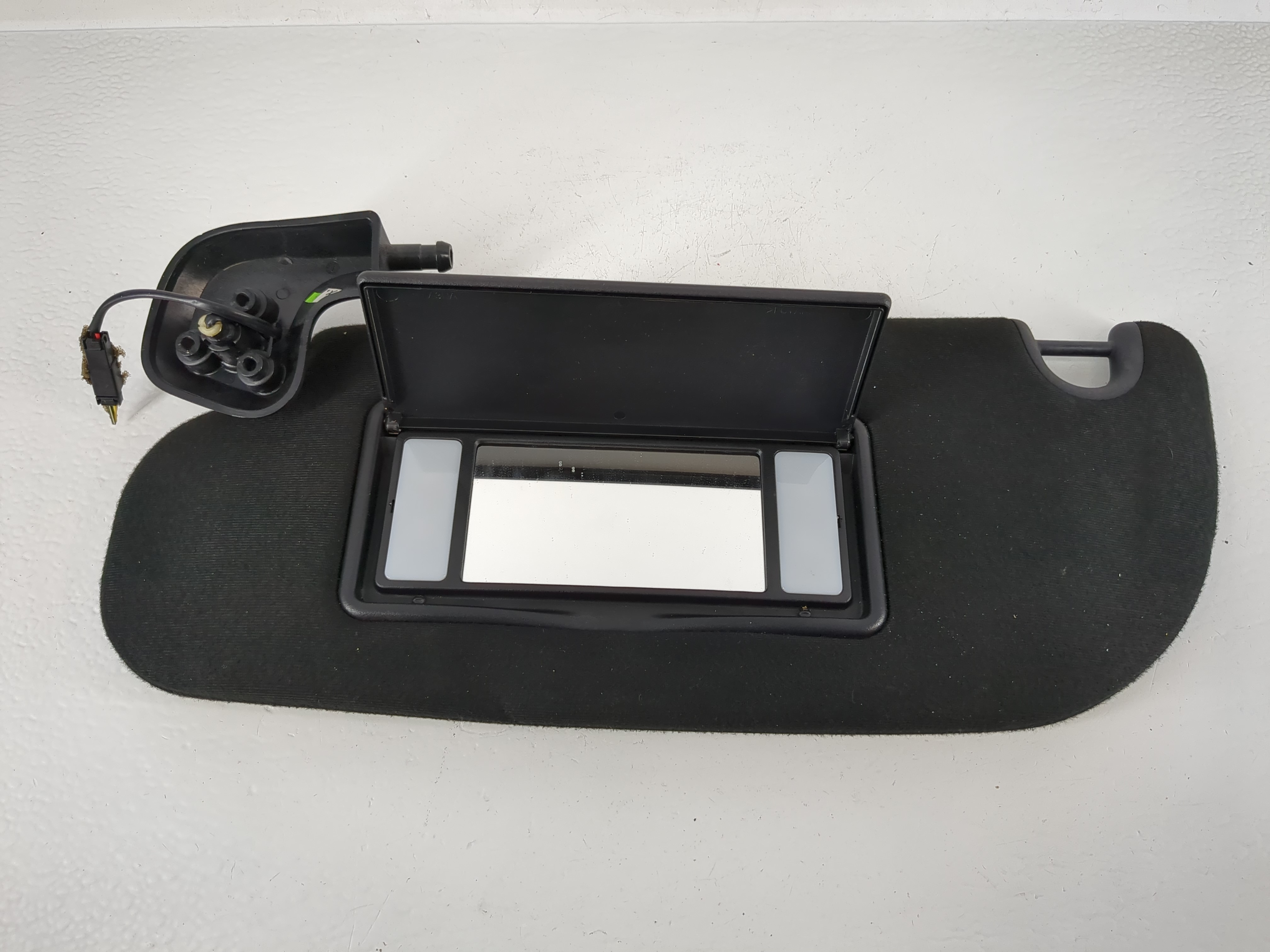 Picture of 2016 Ford Expedition Driver Sun Visor Mirror Left Sunvisor Black 1152337
