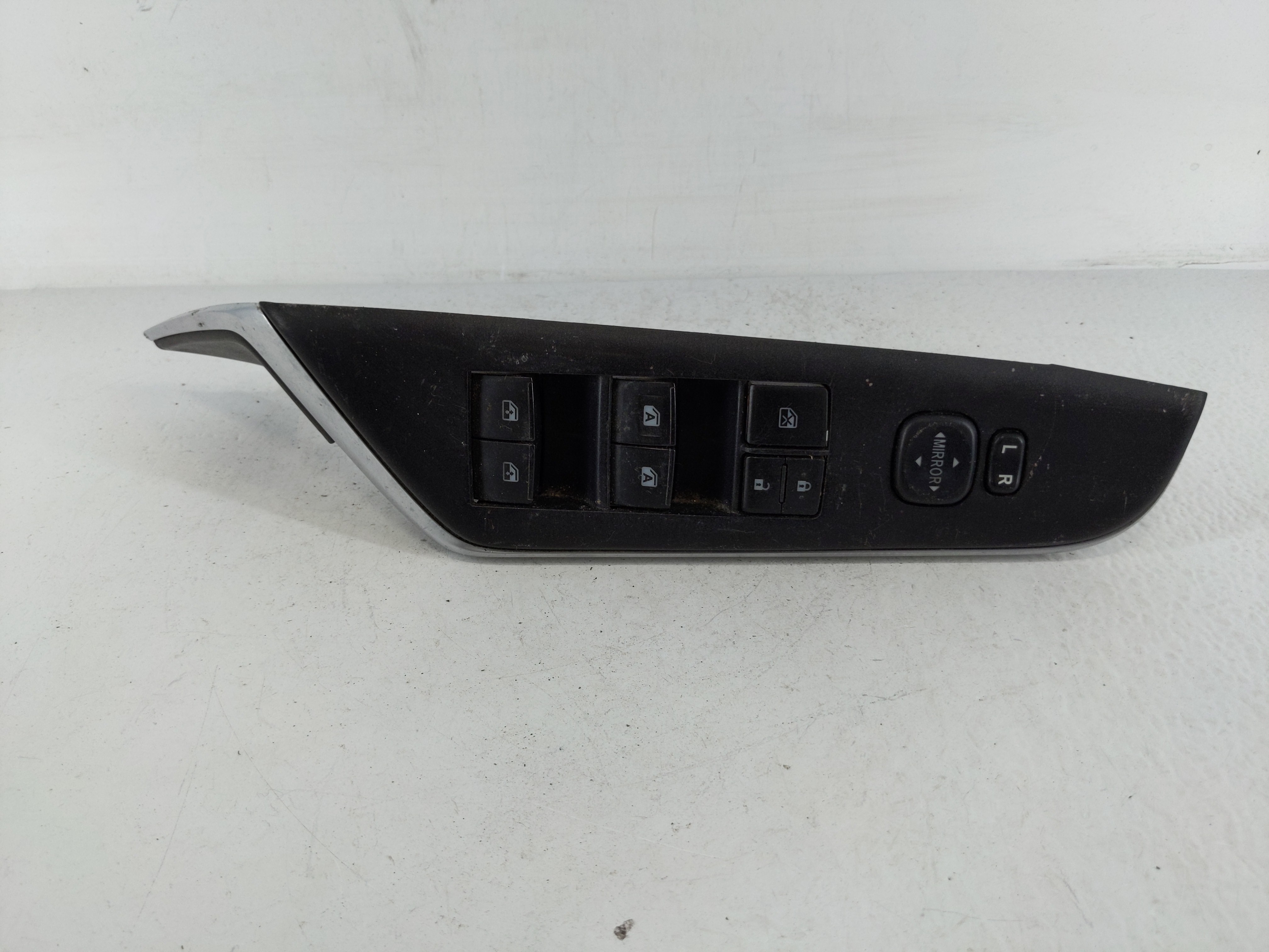 Picture of 2015-2017 Toyota Camry Driver Left Door Master Power Window Switch 1152342