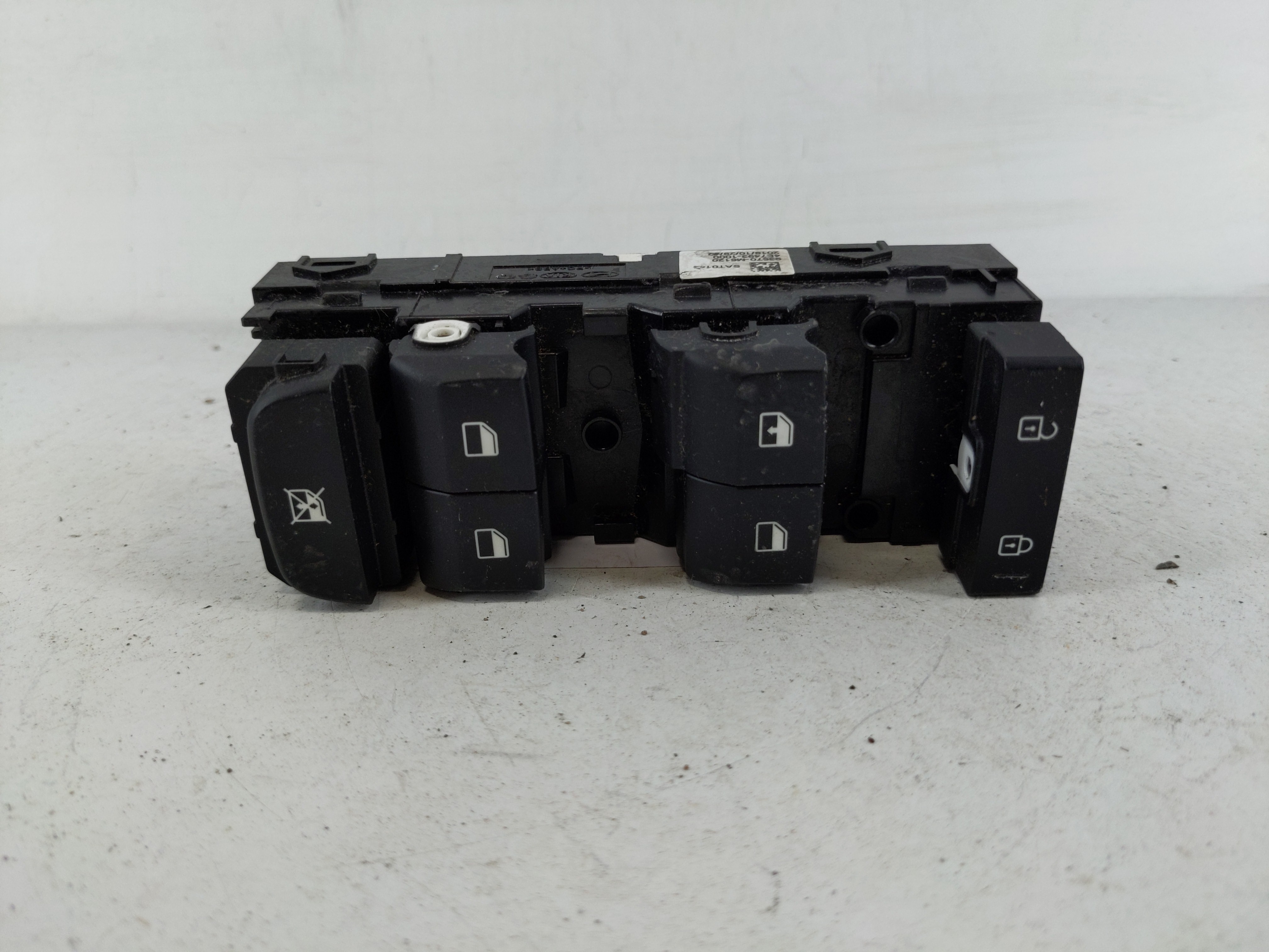 2019 Kia Forte Driver Left Door Master Power Window Switch 93570-m5120 1152349 - Oemusedautoparts1.com