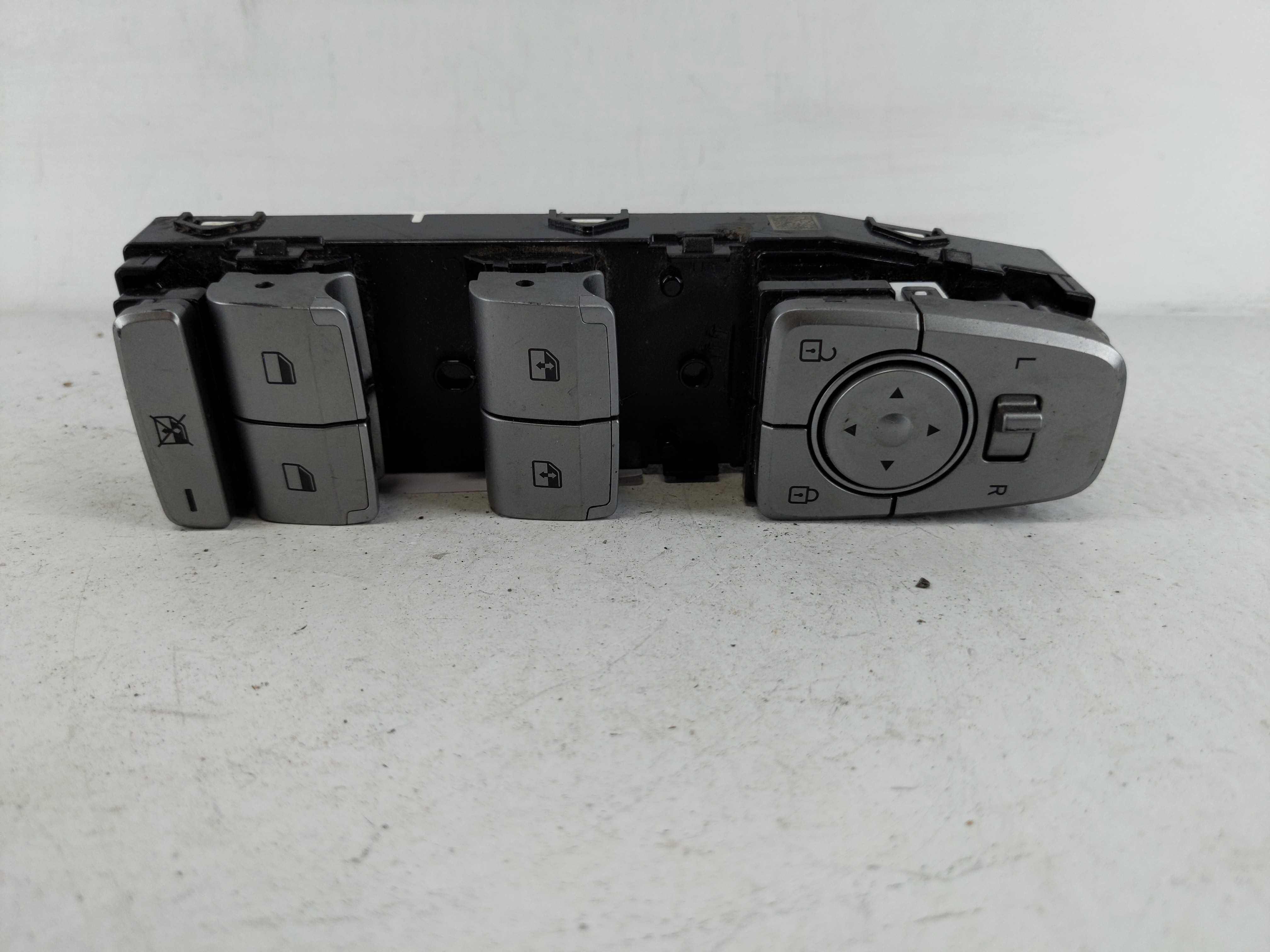 Picture of 2021 Hyundai Palisade Driver Left Door Master Power Window Switch 1152355