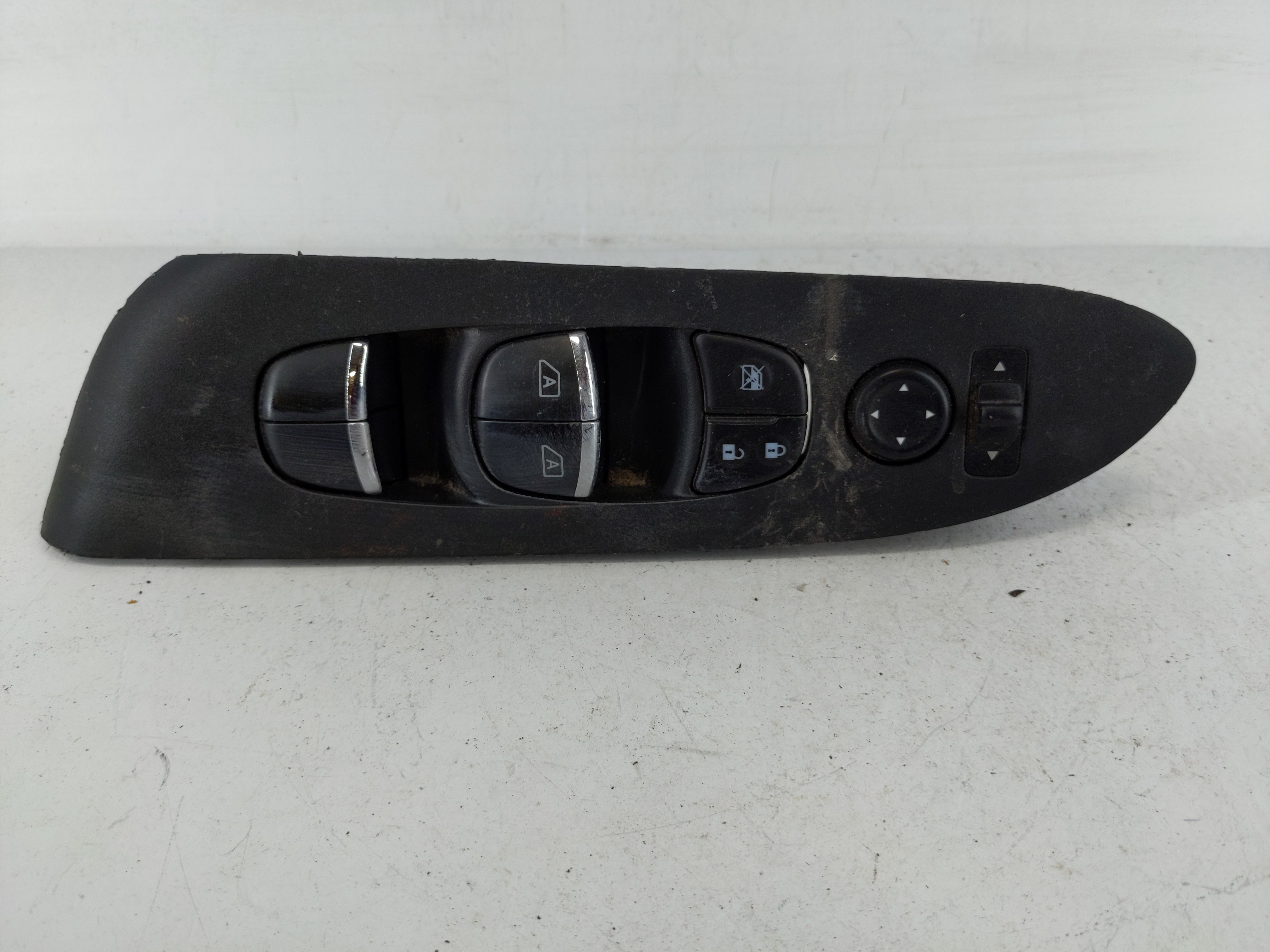 2015-2022 Nissan Murano Driver Left Door Master Power Window Switch 1152356 - Oemusedautoparts1.com
