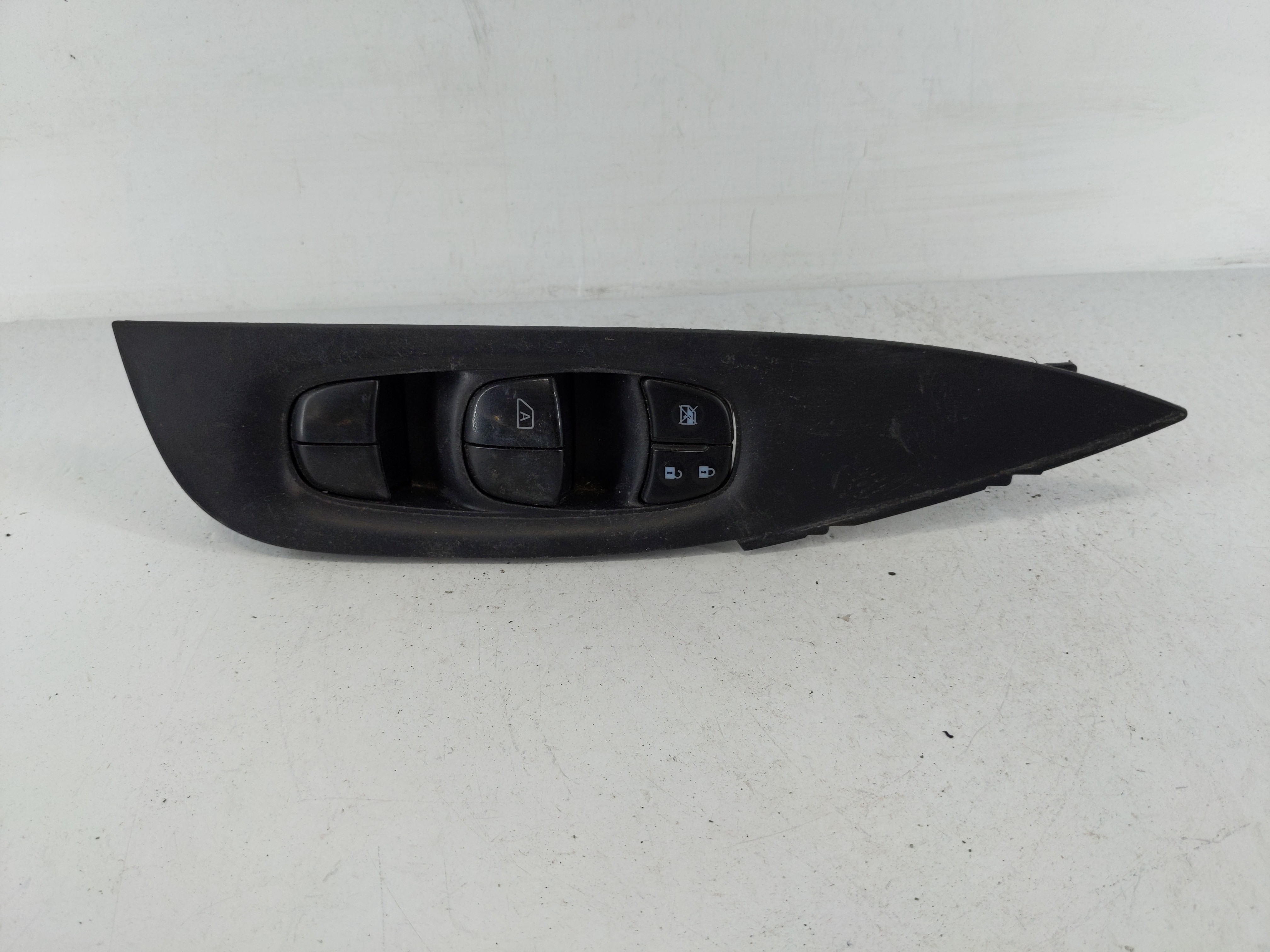 2014-2020 Nissan Rogue Driver Left Door Master Power Window Switch 1152360 - Oemusedautoparts1.com