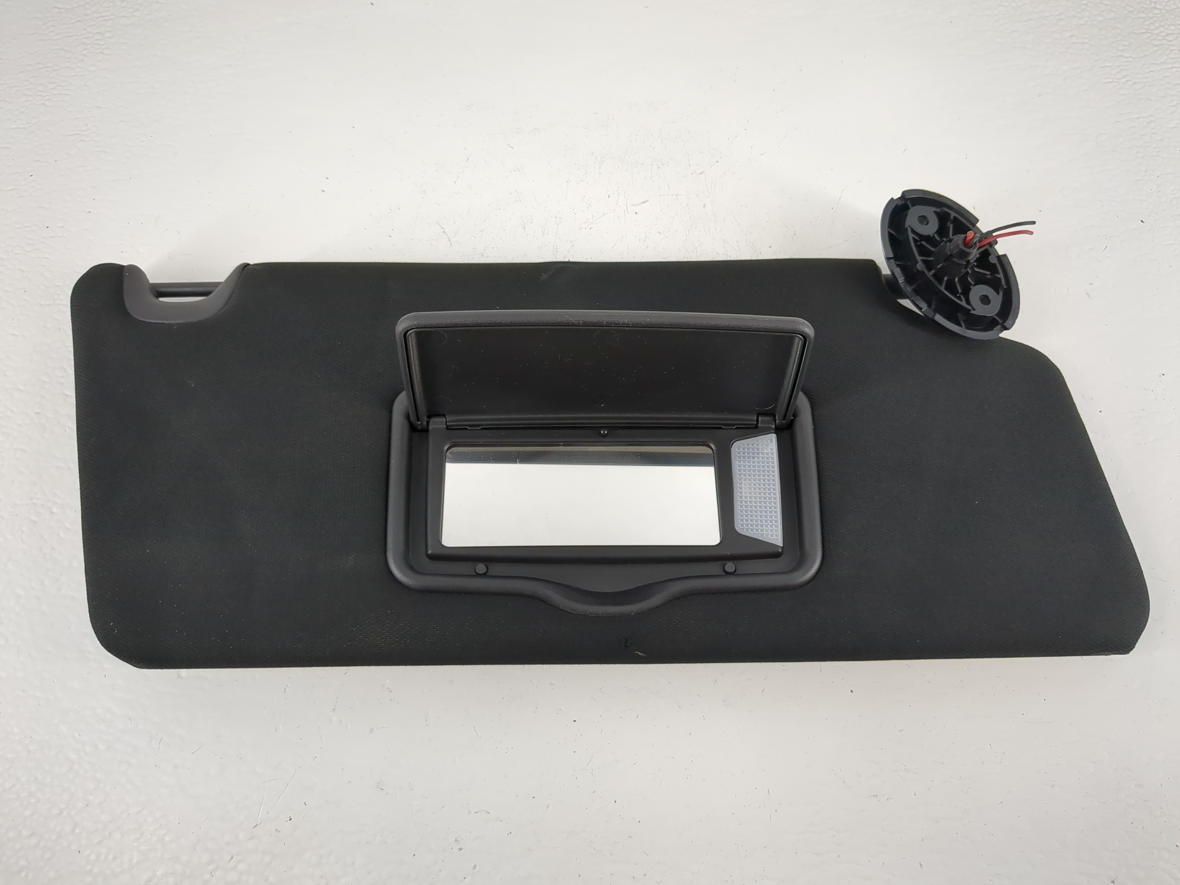 2016 Ford Explorer Passenger Sun Visor Mirror Right Sunvisor Black 1152408 - Oemusedautoparts1.com