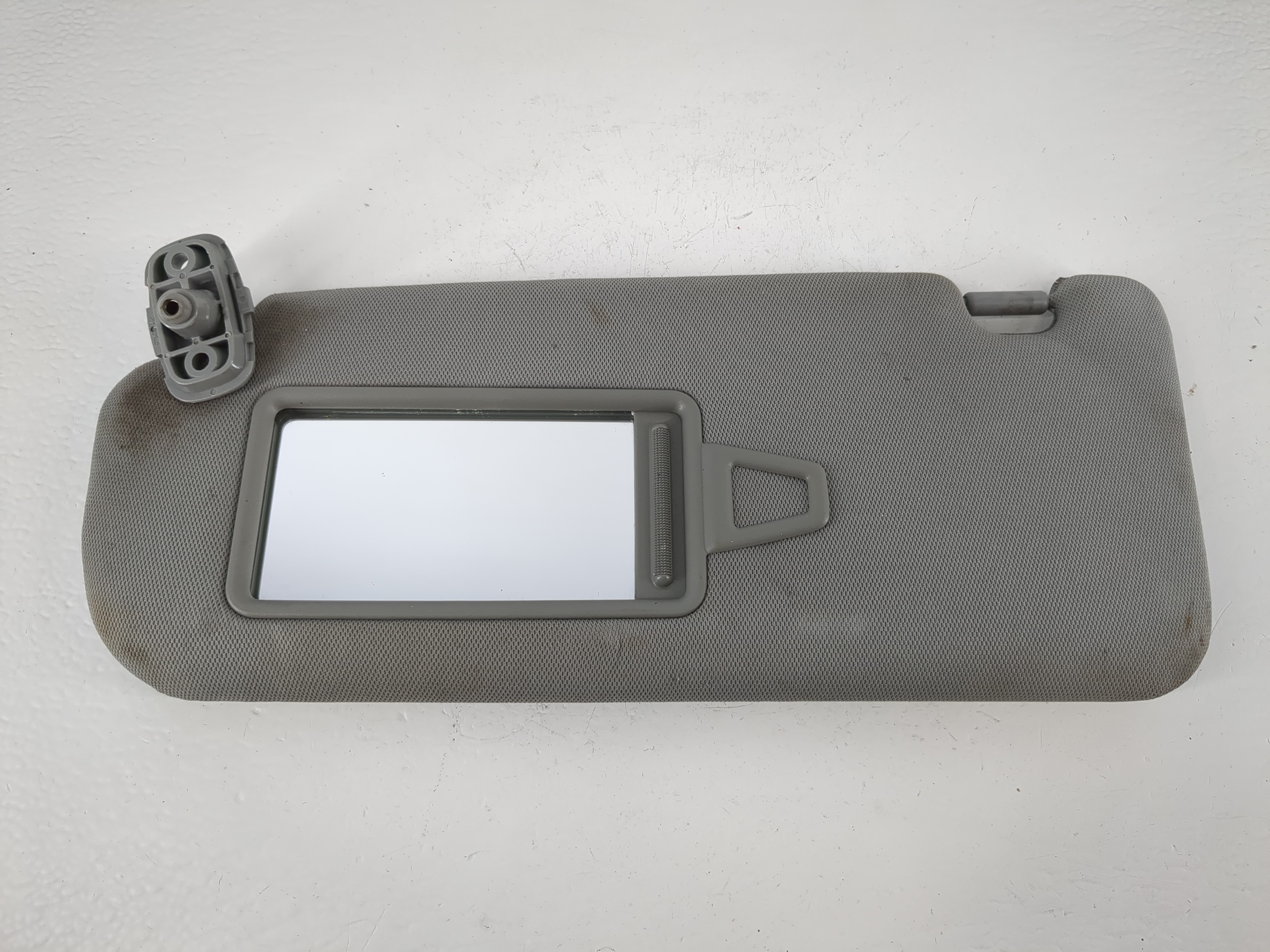2011-2015 Kia Sorento Driver Sun Visor Mirror Left Sunvisor Gray 1152410 - Oemusedautoparts1.com