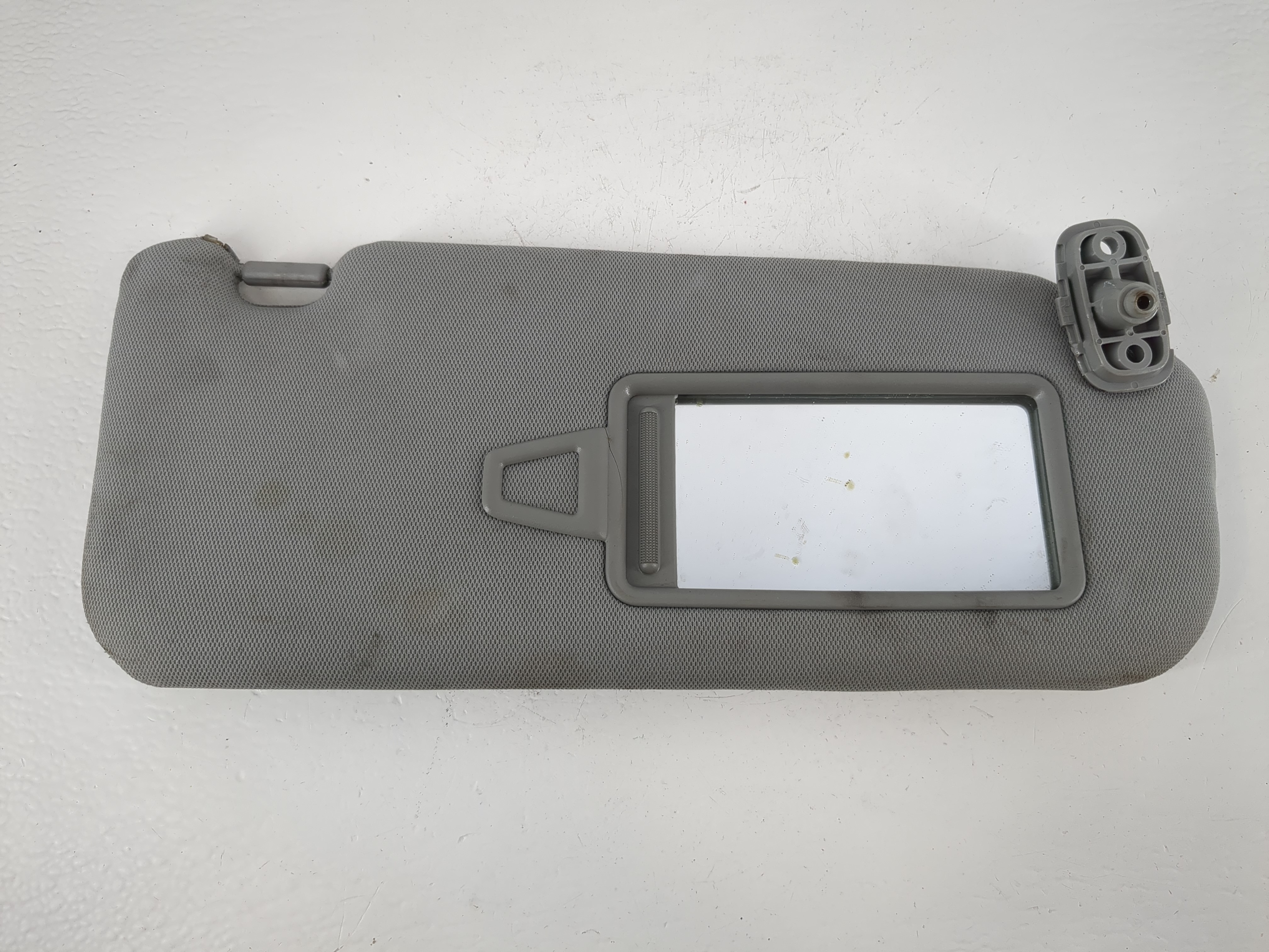 2011-2015 Kia Sorento Passenger Sun Visor Mirror Right Sunvisor Gray 1152411 - Oemusedautoparts1.com