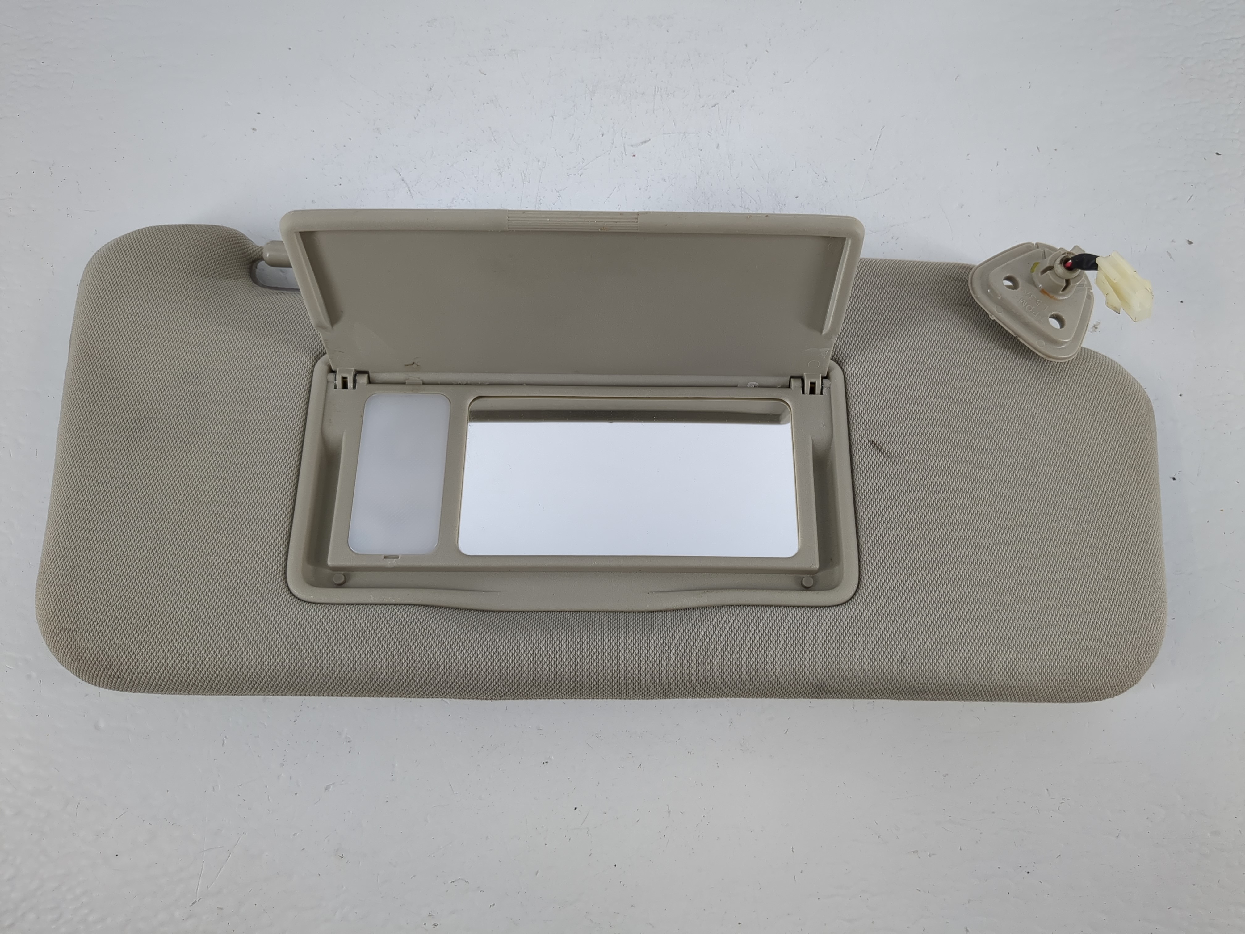 2009-2014 Nissan Murano Passenger Sun Visor Mirror Right Sunvisor Gray 1152415 - Oemusedautoparts1.com