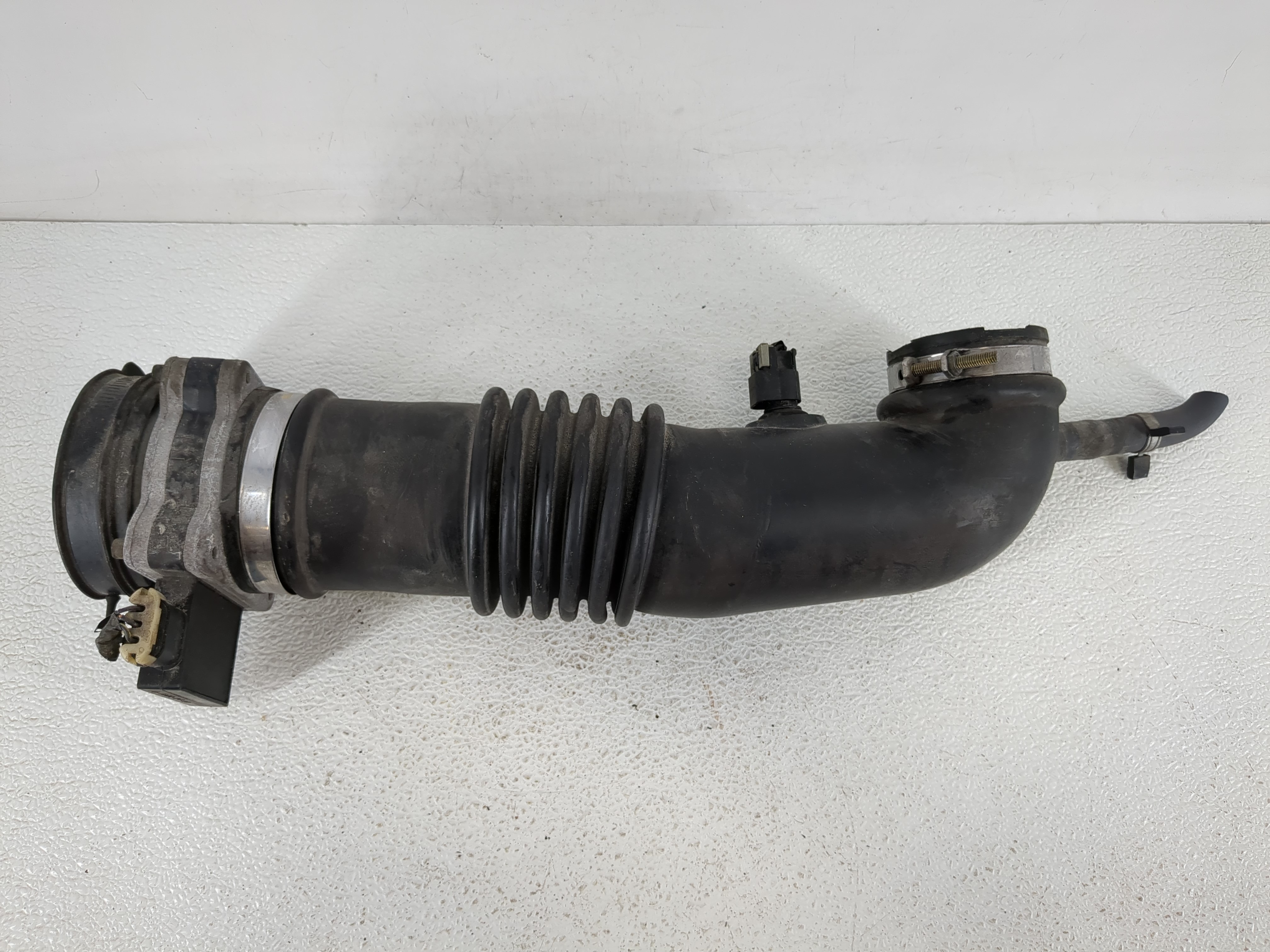 1998-2004 Isuzu Rodeo Mass Air Flow Meter Maf 1152420 - Oemusedautoparts1.com