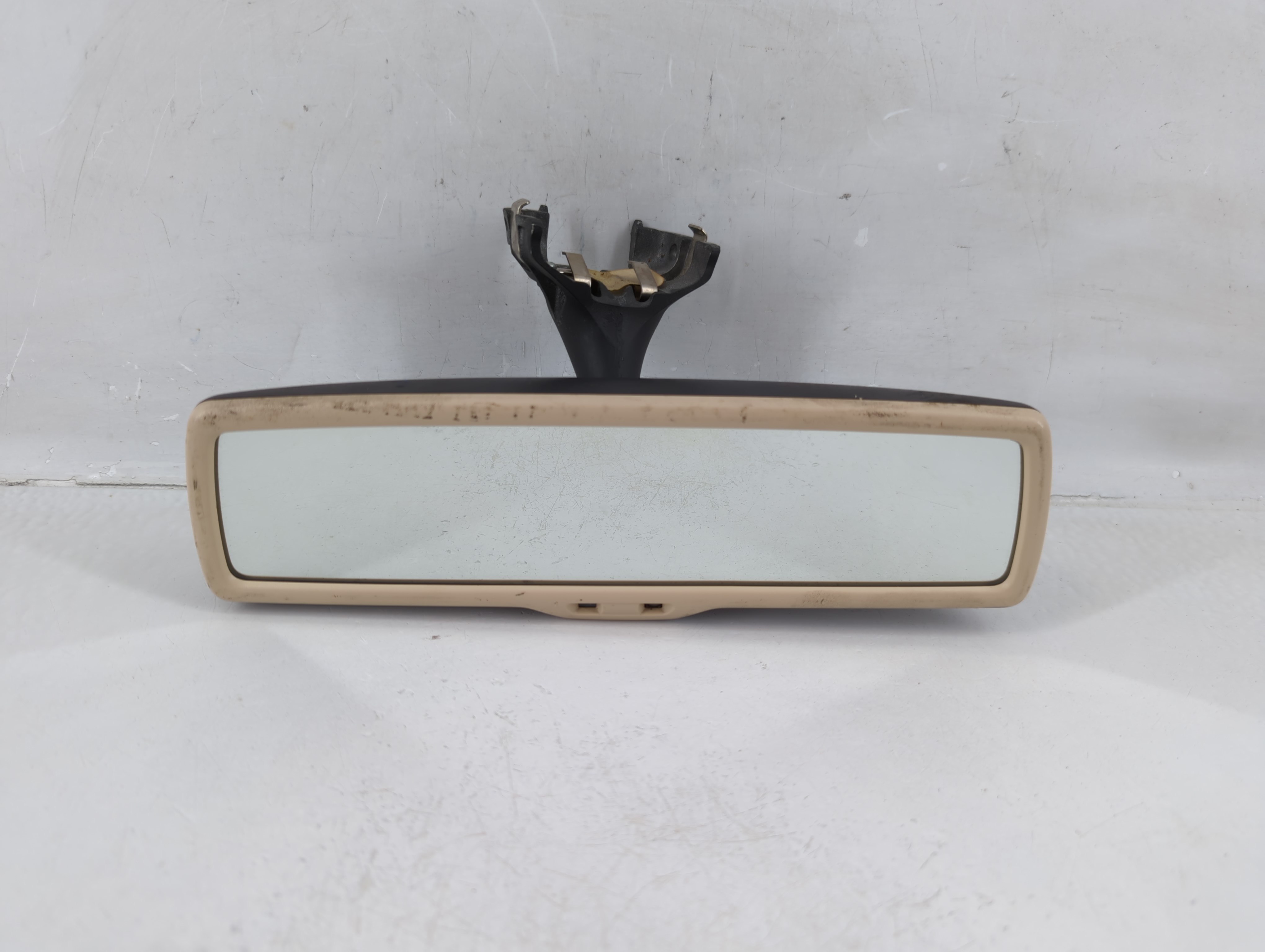 2009-2012 Volkswagen Cc Interior Rear View Mirror Oem 1152426 - Oemusedautoparts1.com
