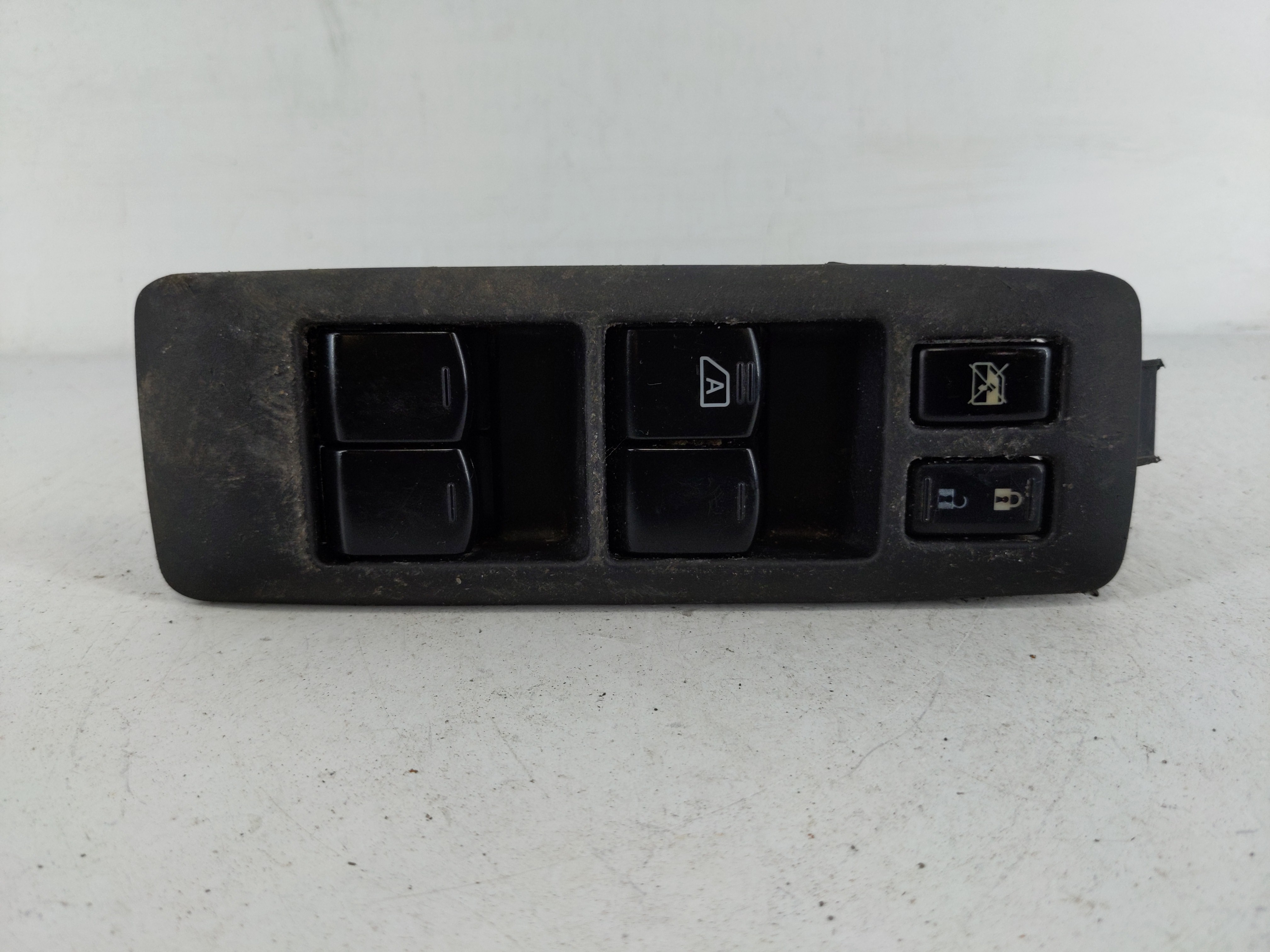 2011-2015 Nissan Rogue Driver Left Door Master Power Window Switch 1152462 - Oemusedautoparts1.com