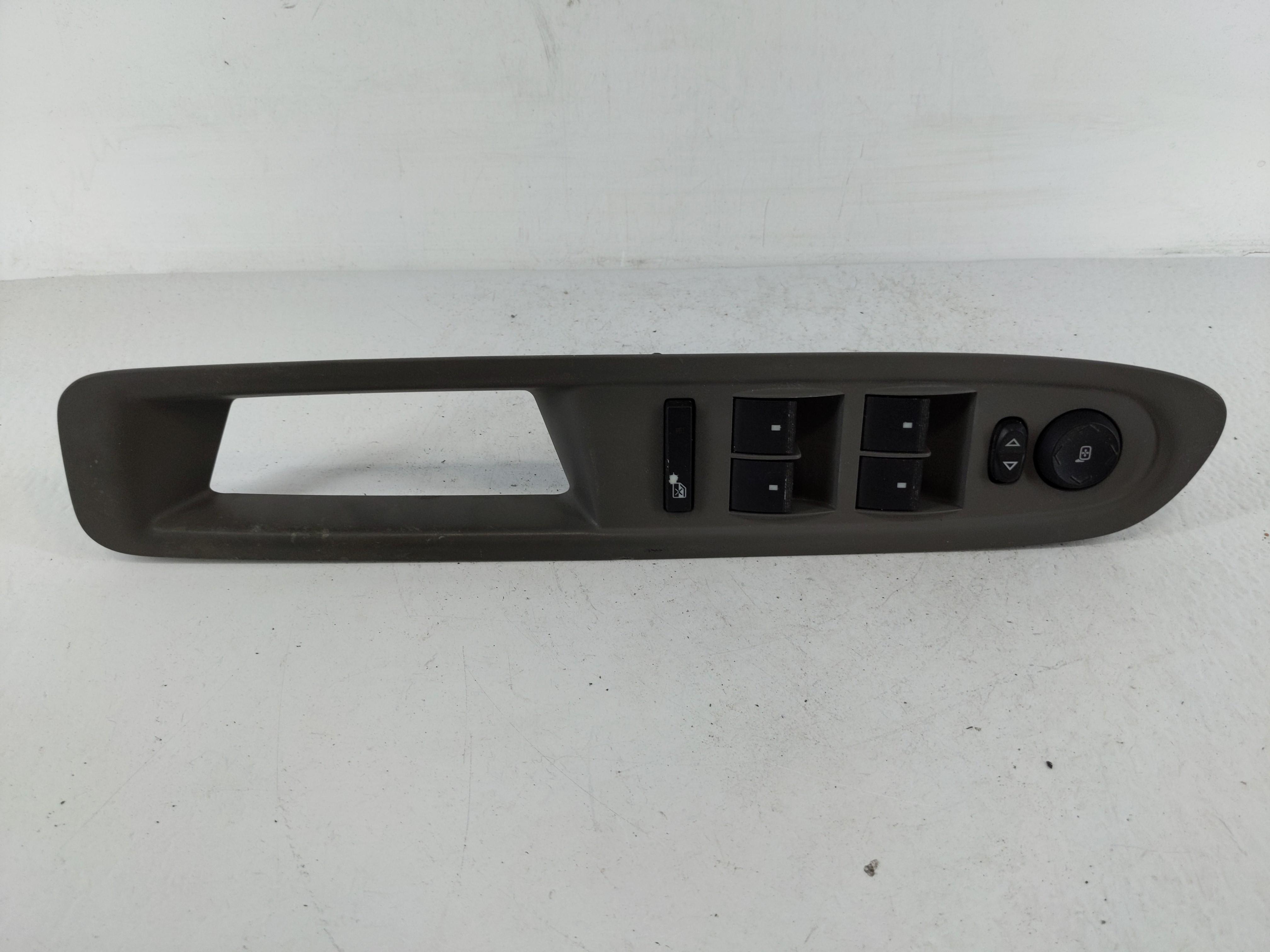 Picture of 2015 Chevrolet Traverse Driver Left Door Master Power Window Switch 1152469