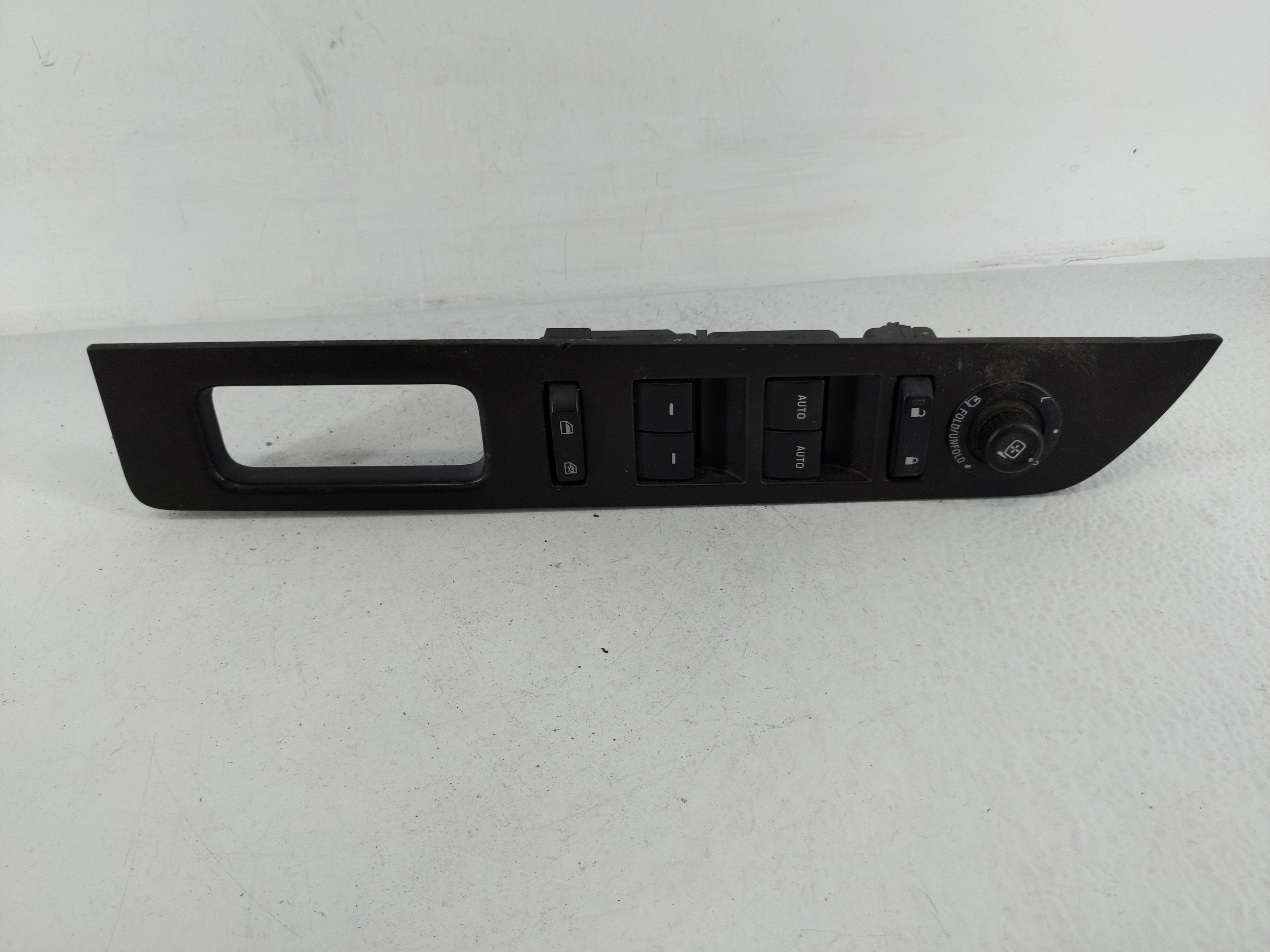 Picture of 2015-2017 Lincoln Navigator Driver Left Door Master Power Window Switch 1152474