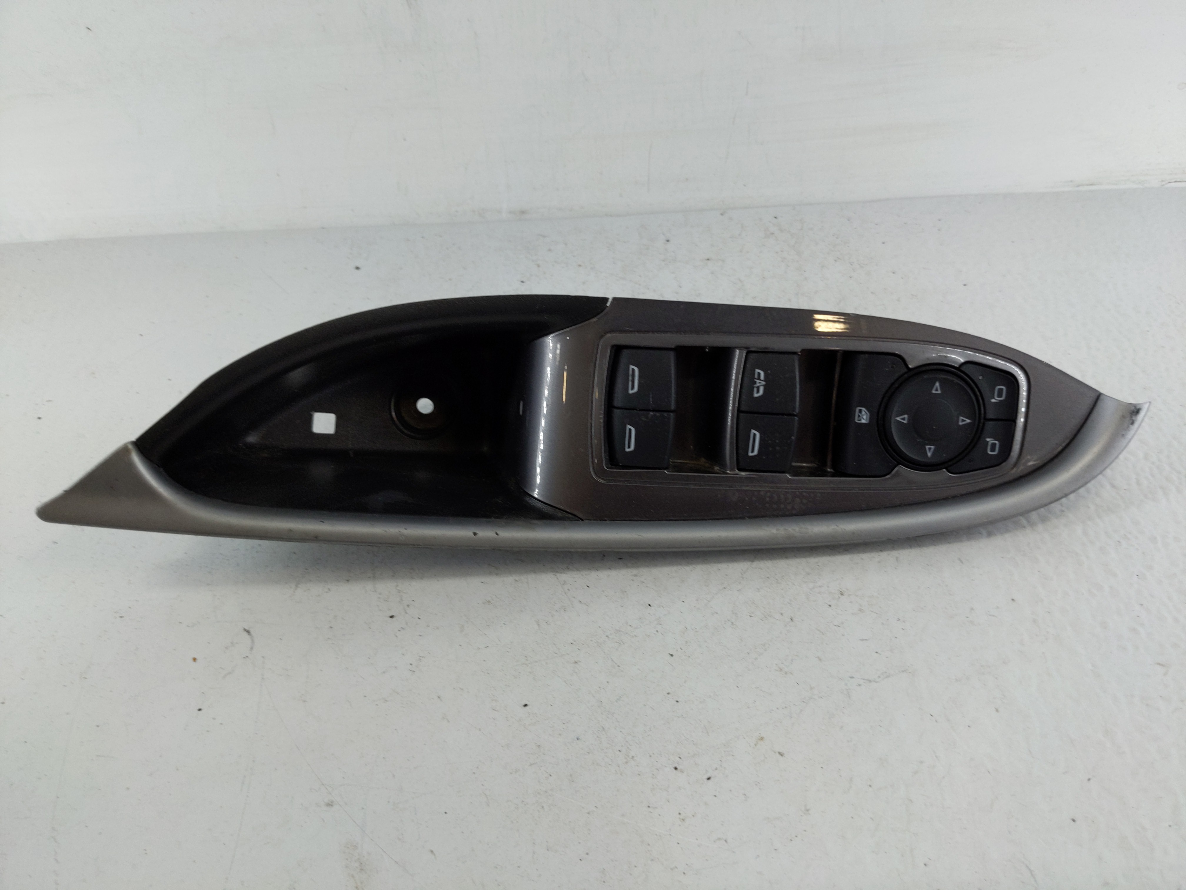 2016-2021 Chevrolet Malibu Driver Left Door Master Power Window Switch 1152475 - Oemusedautoparts1.com