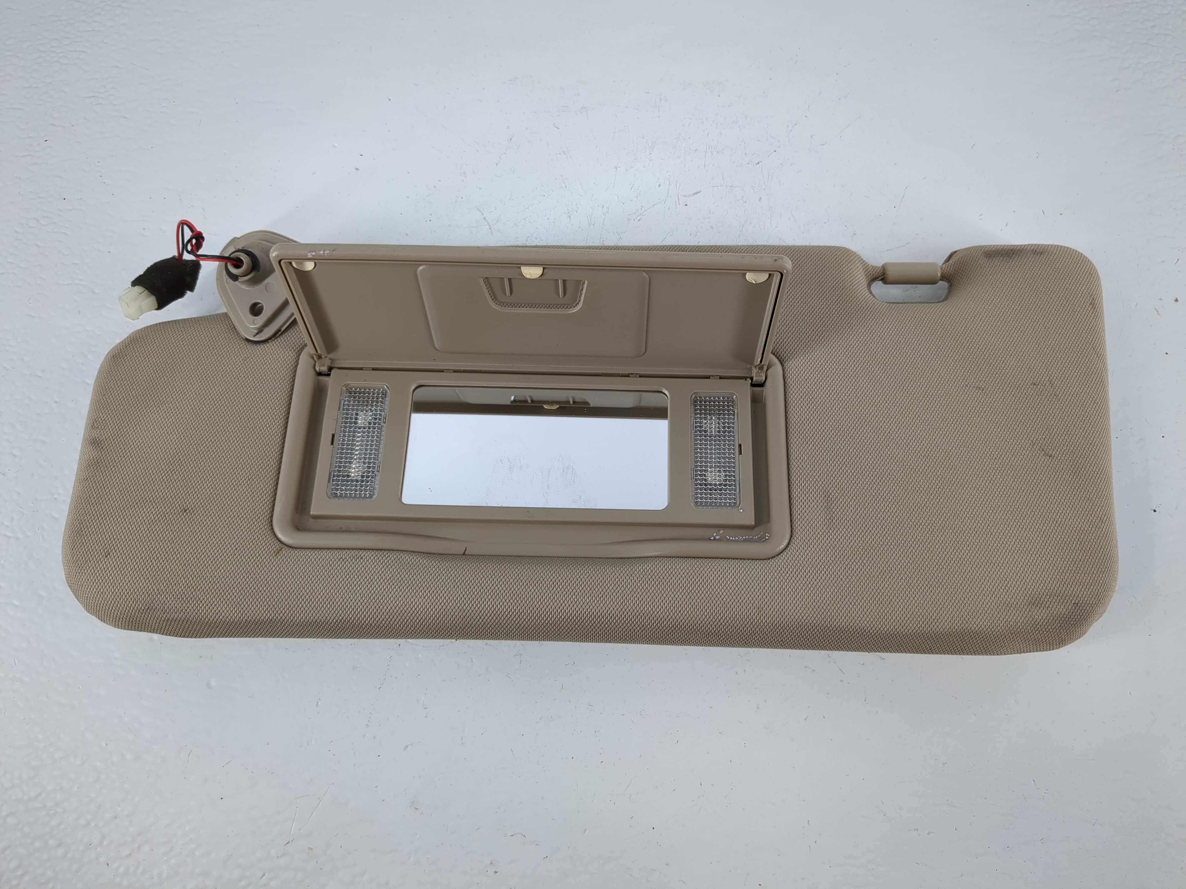 2009-2014 Nissan Murano Driver Sun Visor Mirror Left Sunvisor Tan 1152495 - Oemusedautoparts1.com