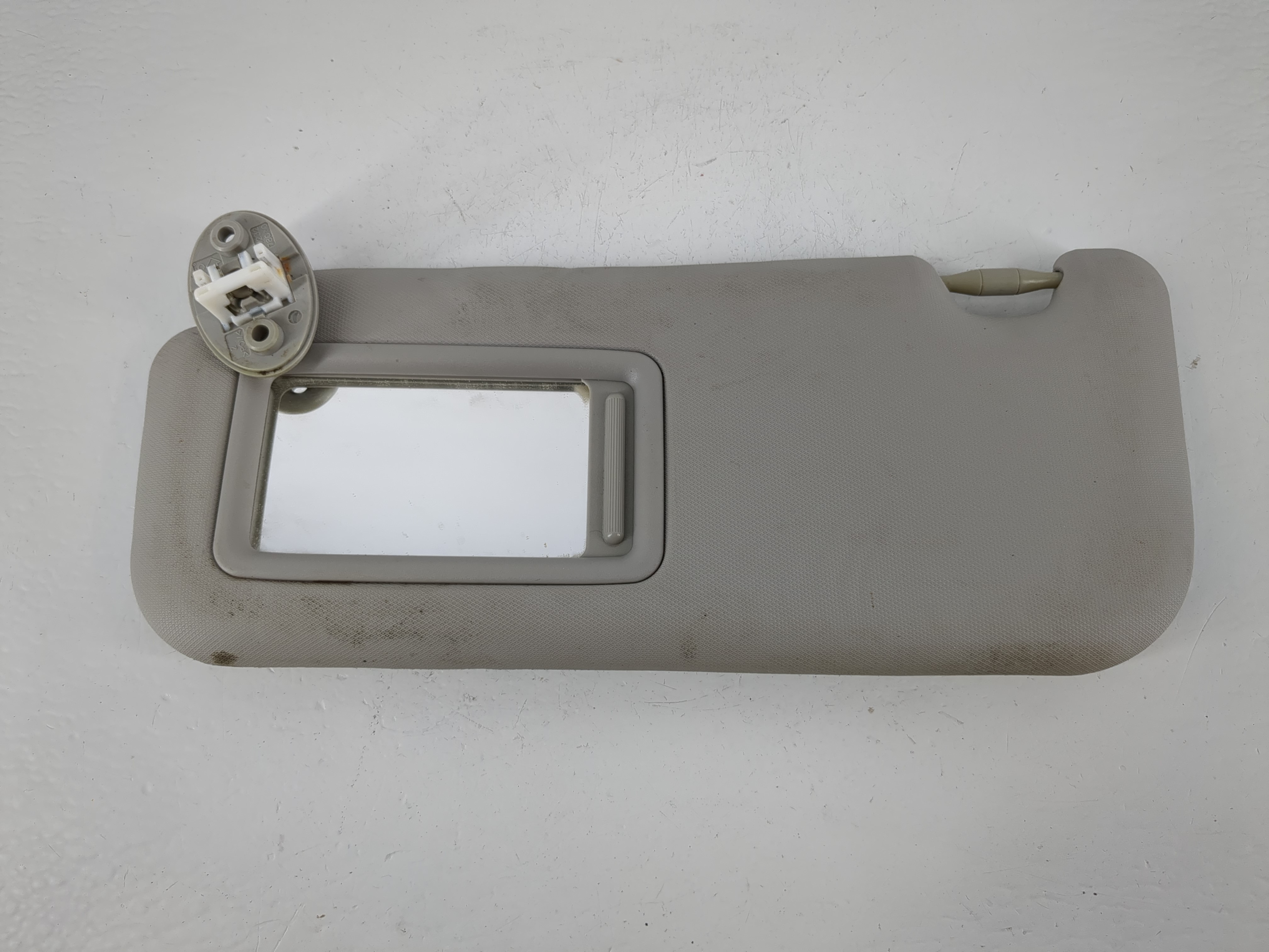 2017-2019 Toyota Corolla Driver Sun Visor Mirror Left Sunvisor Gray 1152500 - Oemusedautoparts1.com