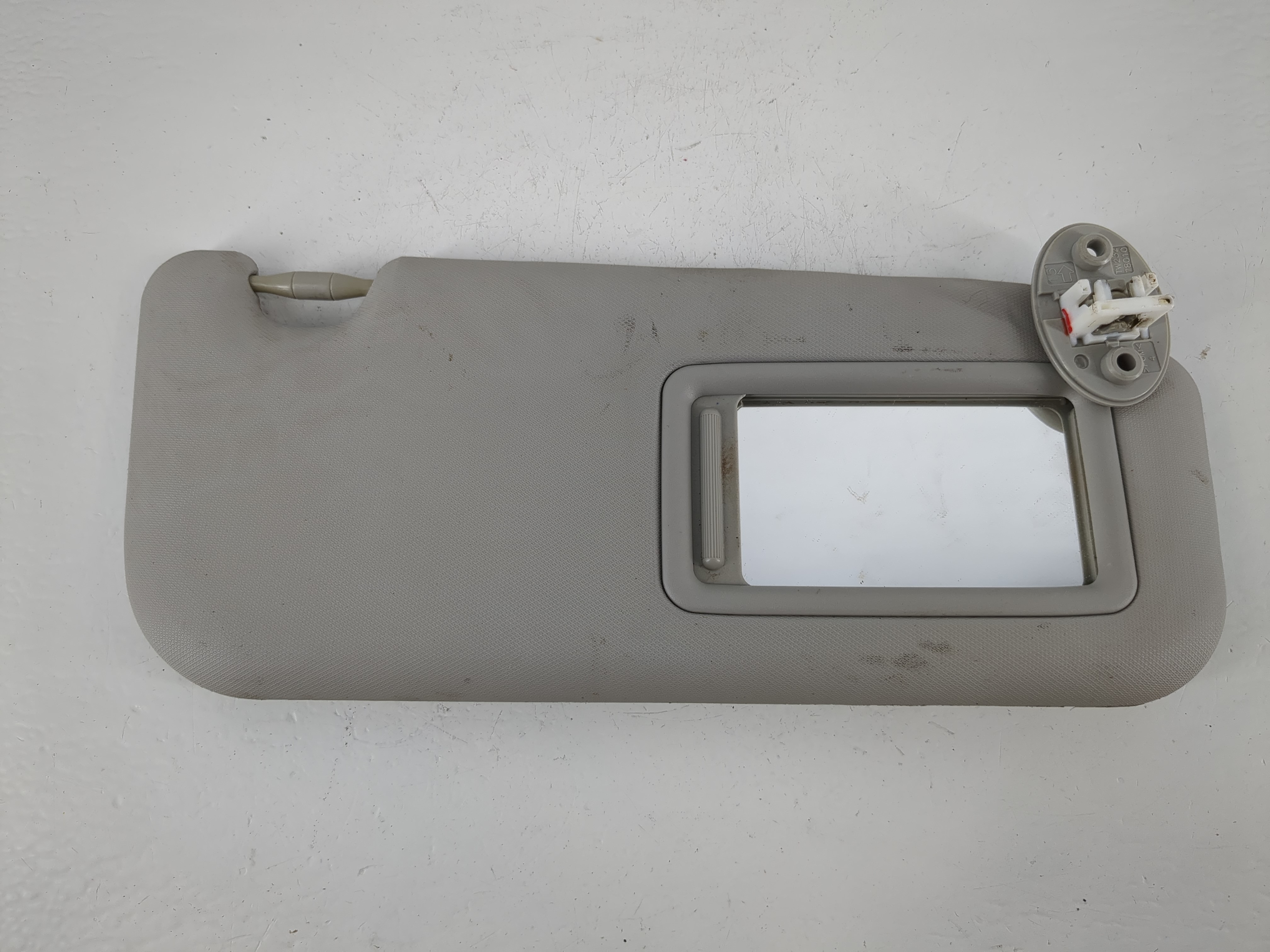 2017-2019 Toyota Corolla Passenger Sun Visor Mirror Right Sunvisor Gray 1152501 - Oemusedautoparts1.com
