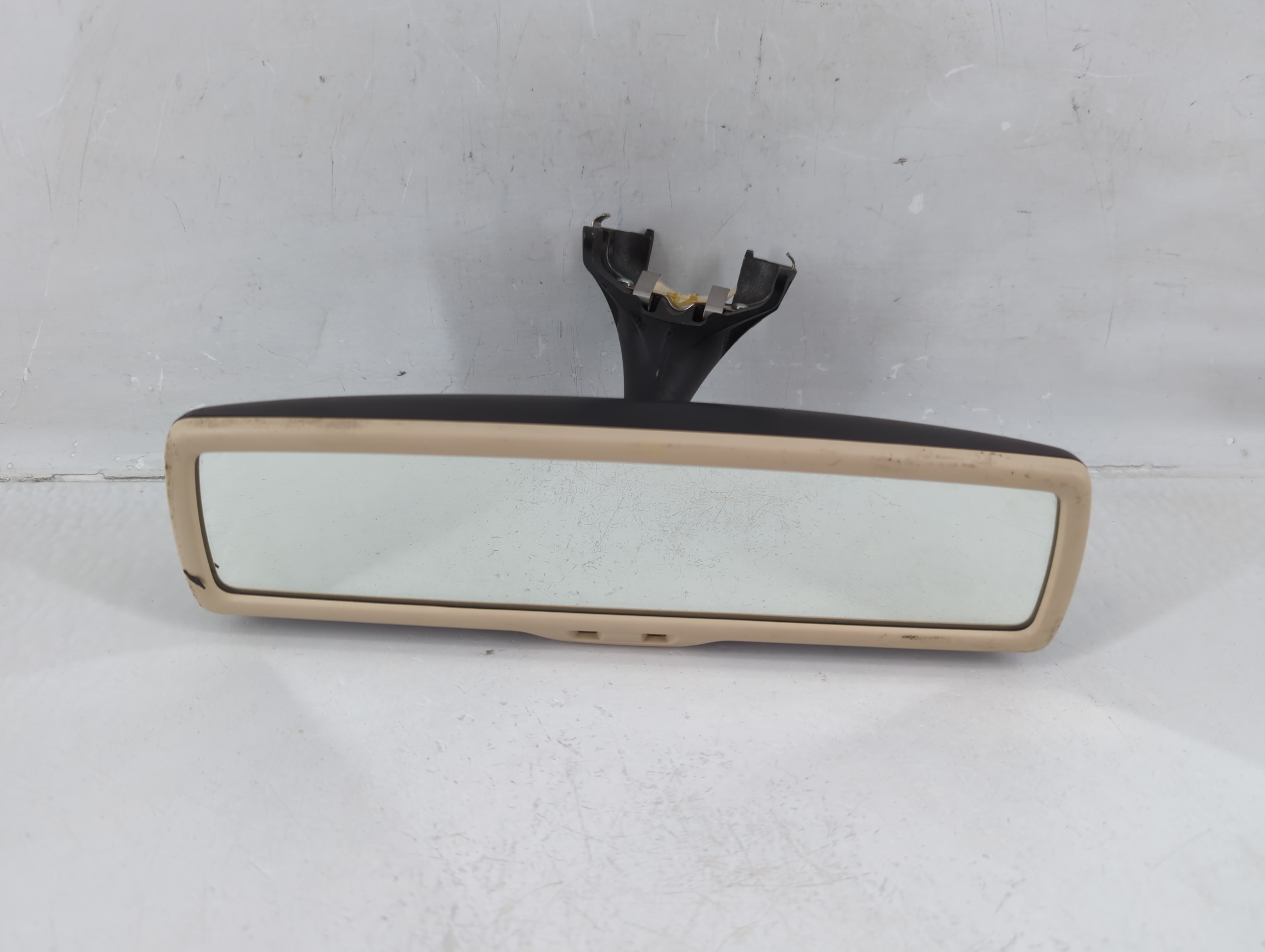 2009-2012 Volkswagen Cc Interior Rear View Mirror Oem 1152525 - Oemusedautoparts1.com