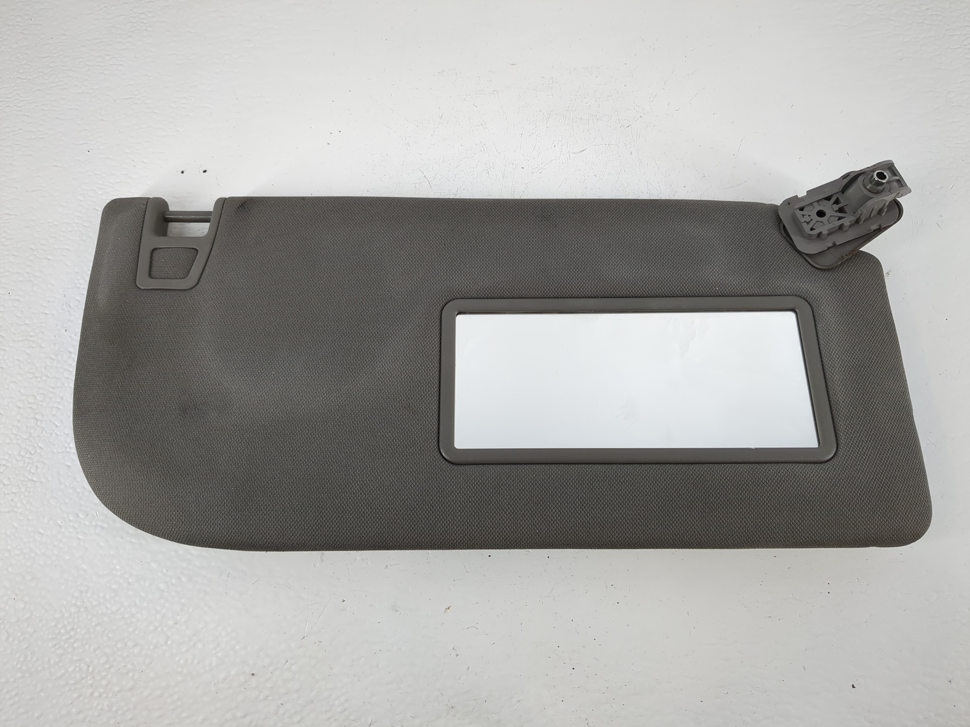 2015-2017 Ford F-150 Passenger Sun Visor Mirror Right Sunvisor Gray 1152554 - Oemusedautoparts1.com