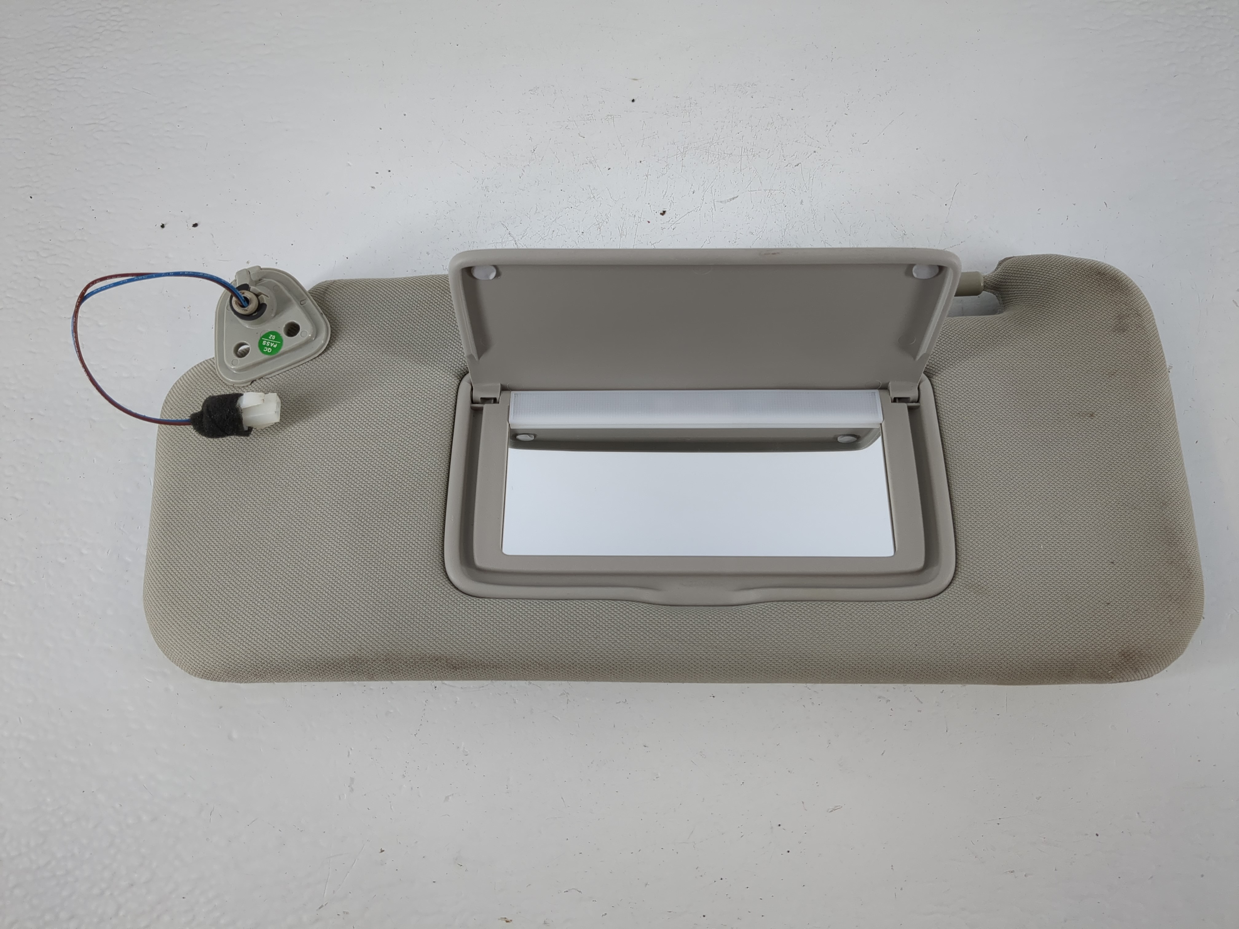 2009-2014 Nissan Murano Driver Sun Visor Mirror Left Sunvisor Gray 1152556 - Oemusedautoparts1.com