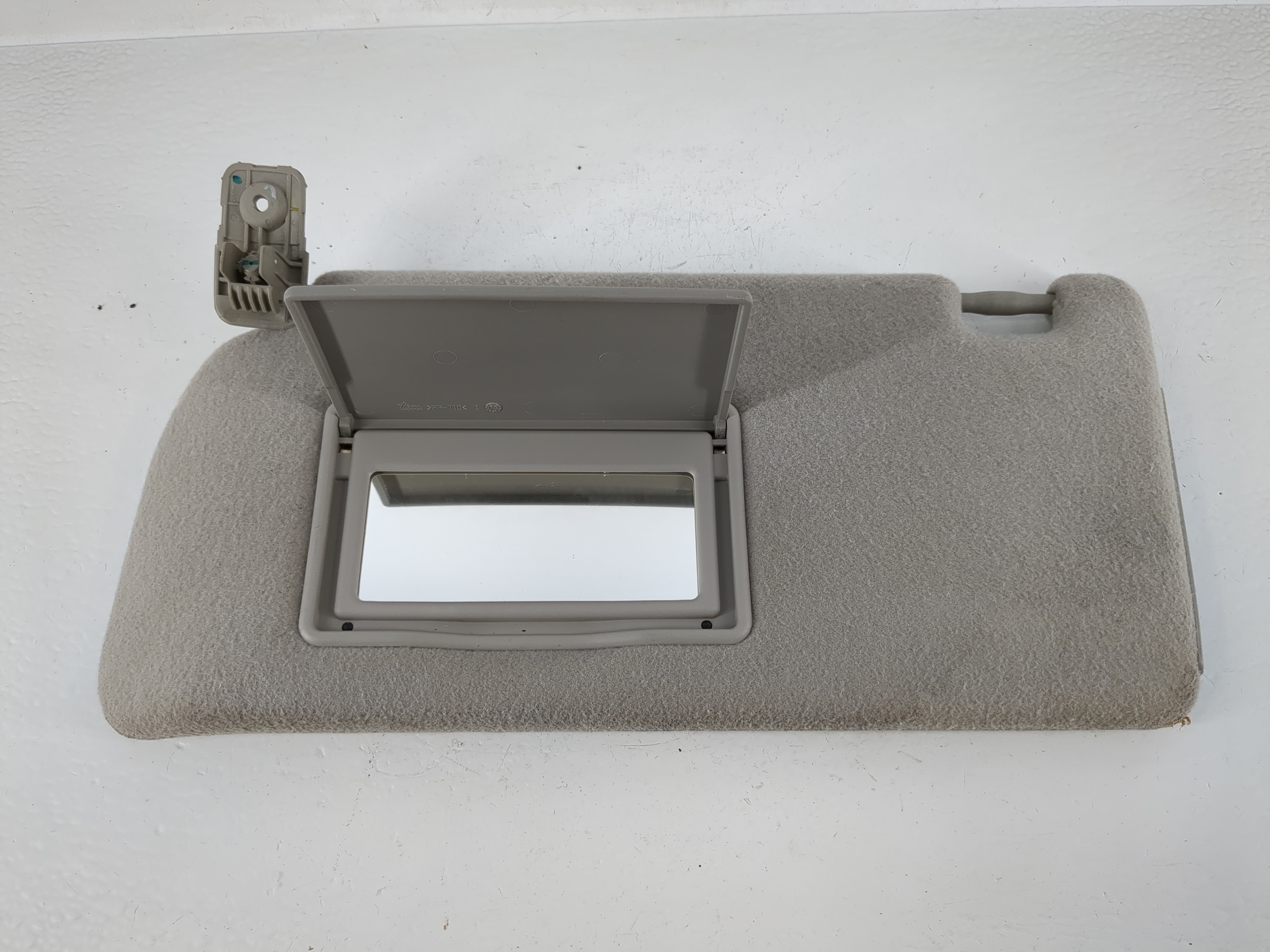 Nissan Pickup Driver Sun Visor Mirror Left Sunvisor Gray 1152559 - Oemusedautoparts1.com