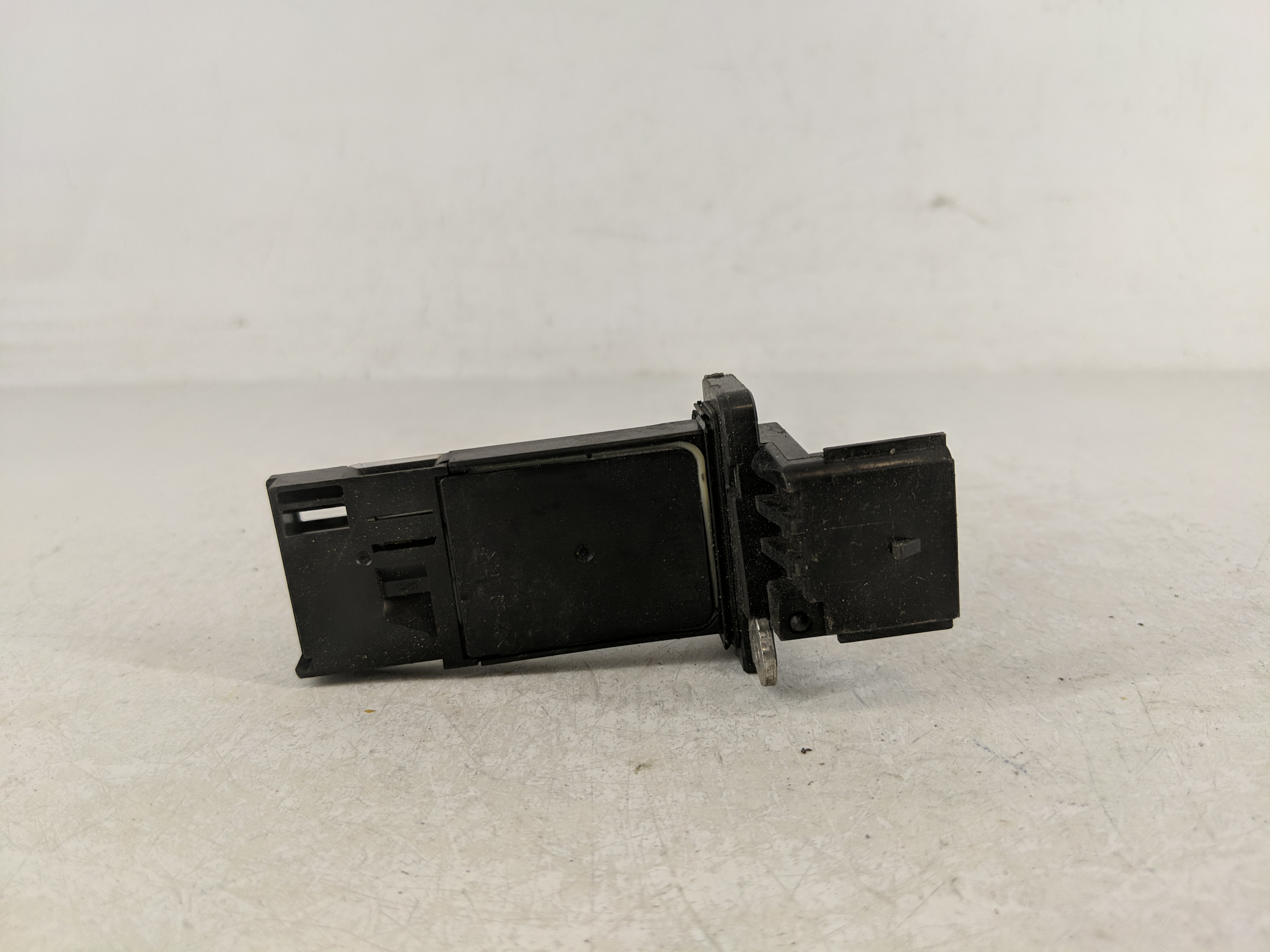 2012-2016 Cadillac Srx Mass Air Flow Meter Maf 1152587 - Oemusedautoparts1.com