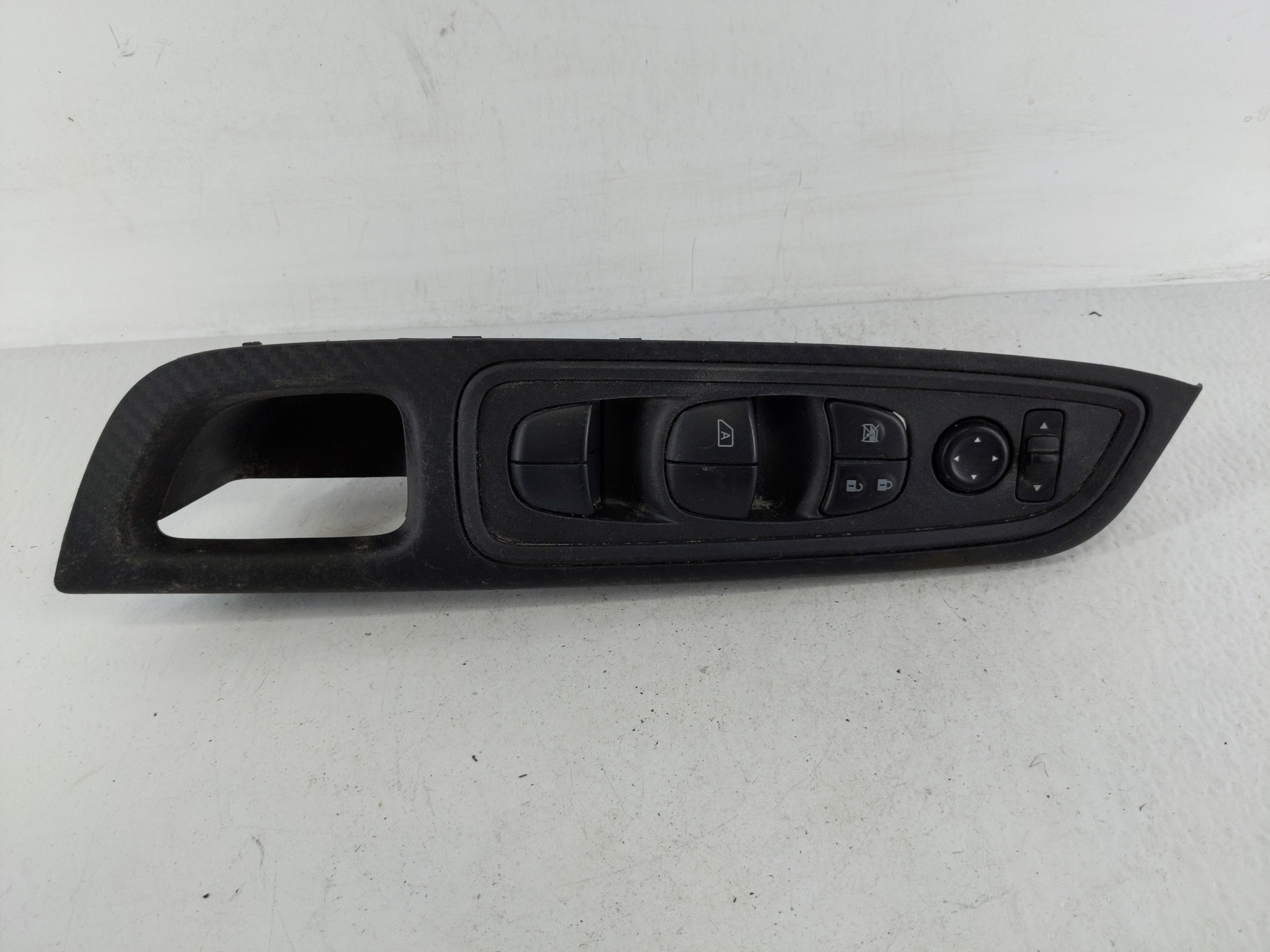 2020-2022 Nissan Versa Driver Left Door Master Power Window Switch 1152623 - Oemusedautoparts1.com