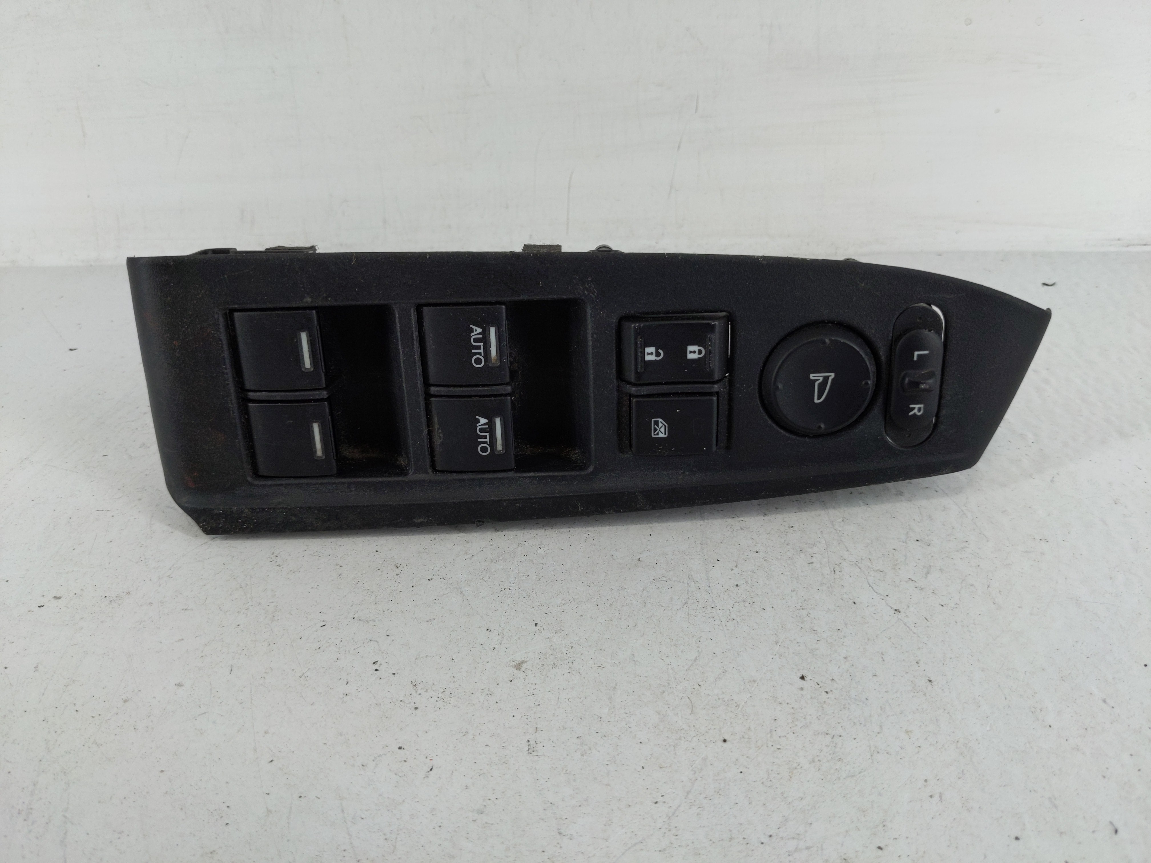 2008-2012 Honda Accord Driver Left Door Master Power Window Switch 1152624 - Oemusedautoparts1.com