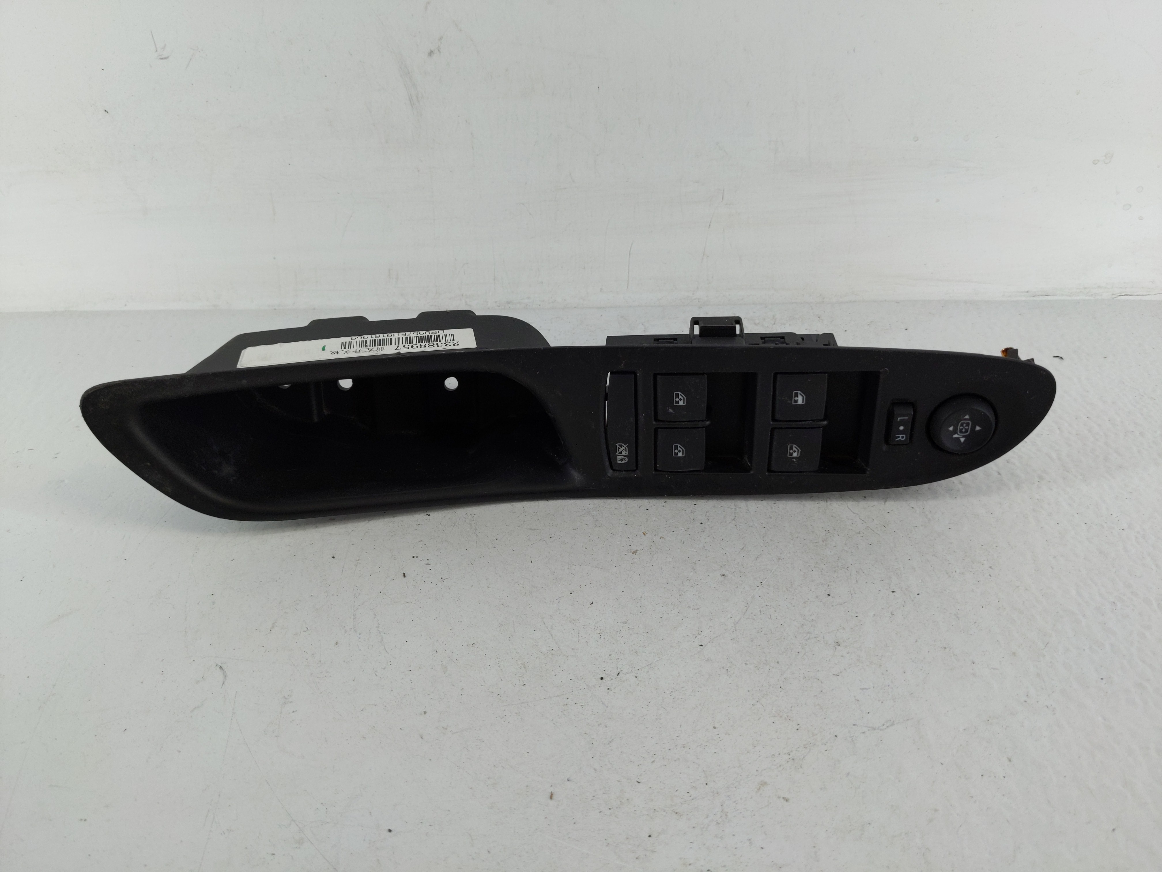 2016-2020 Buick Envision Driver Left Door Master Power Window Switch 1152638 - Oemusedautoparts1.com