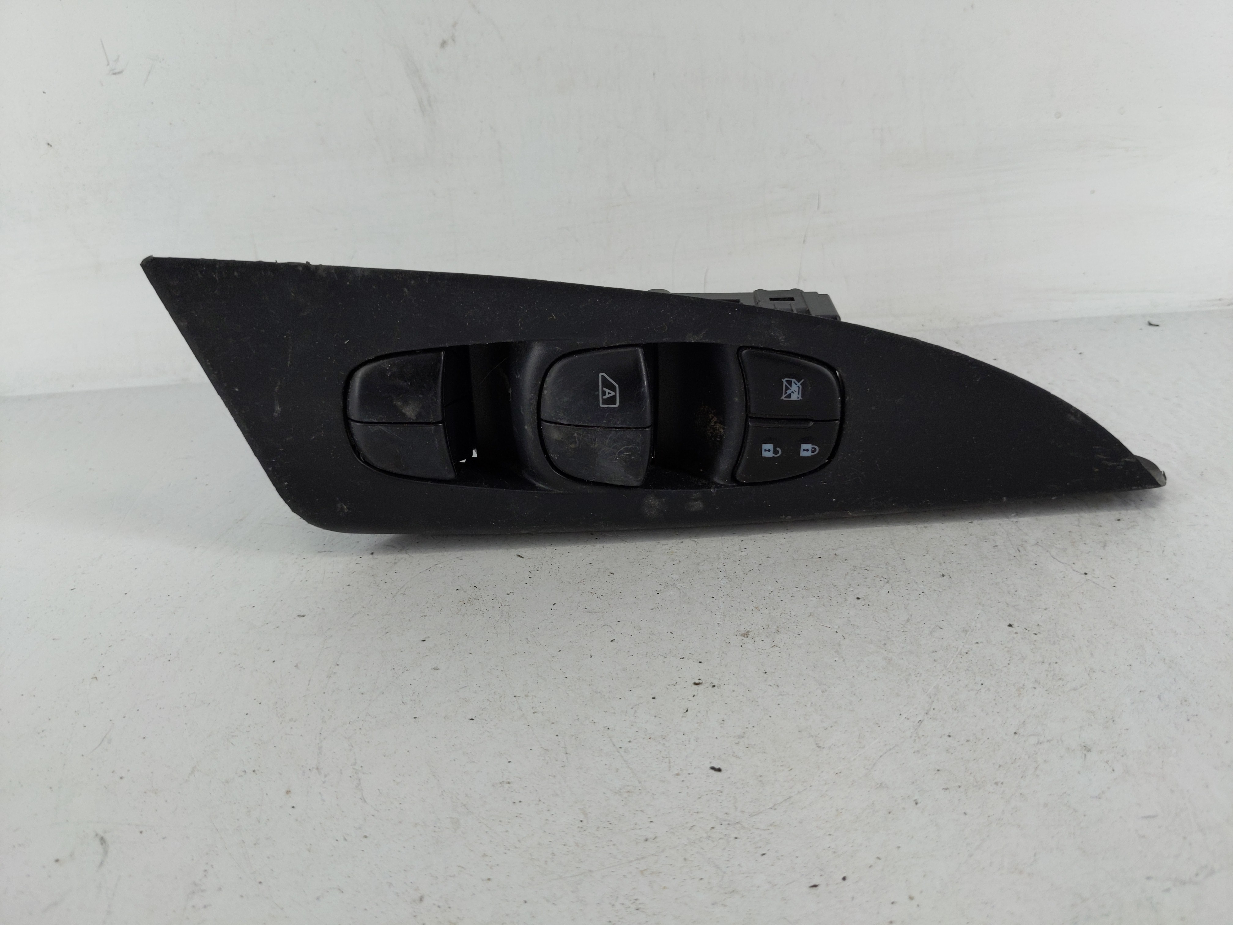 2013-2019 Nissan Sentra Driver Left Door Master Power Window Switch 1152639 - Oemusedautoparts1.com