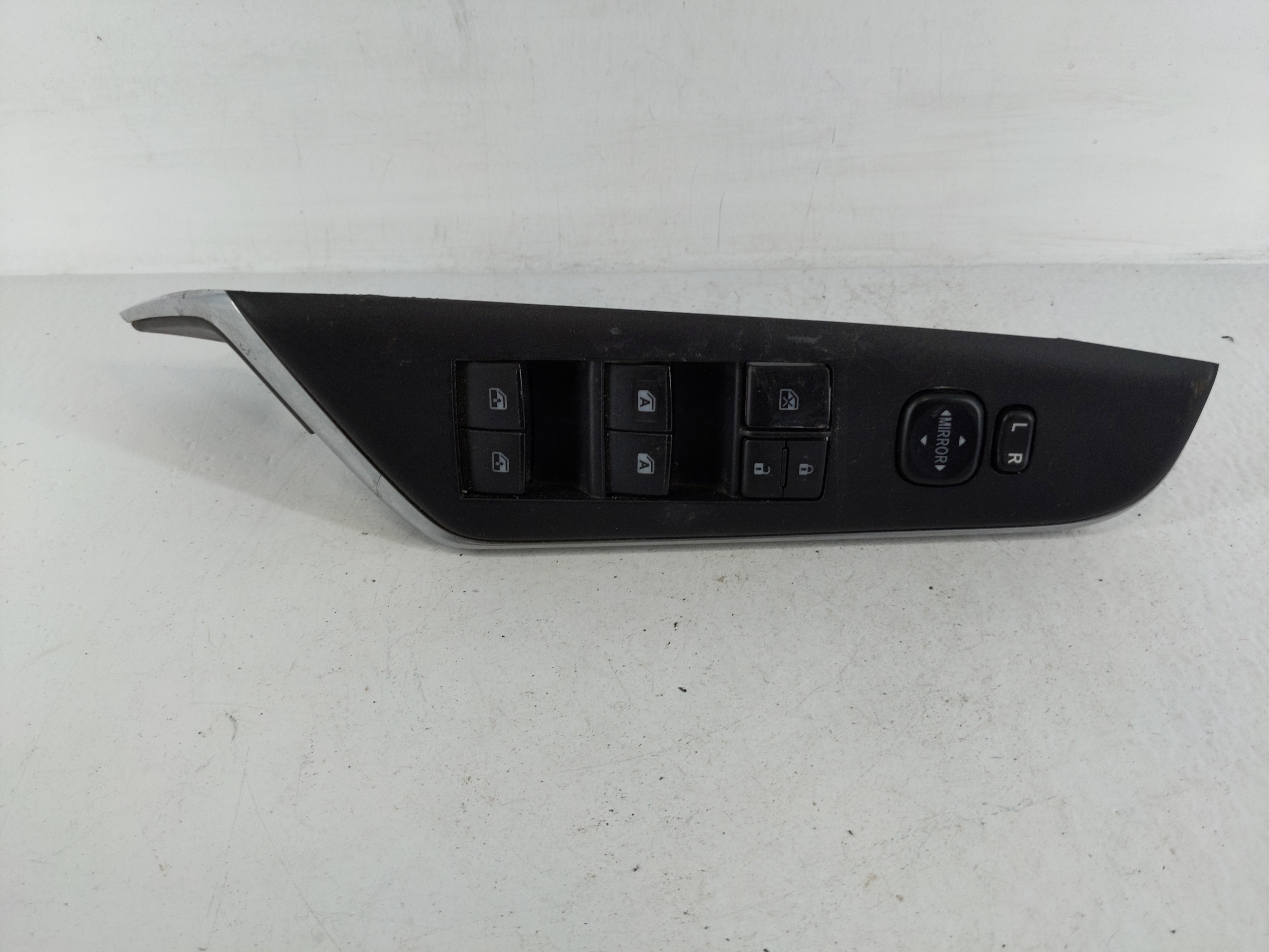 2015-2017 Toyota Camry Driver Left Door Master Power Window Switch 1152643 - Oemusedautoparts1.com