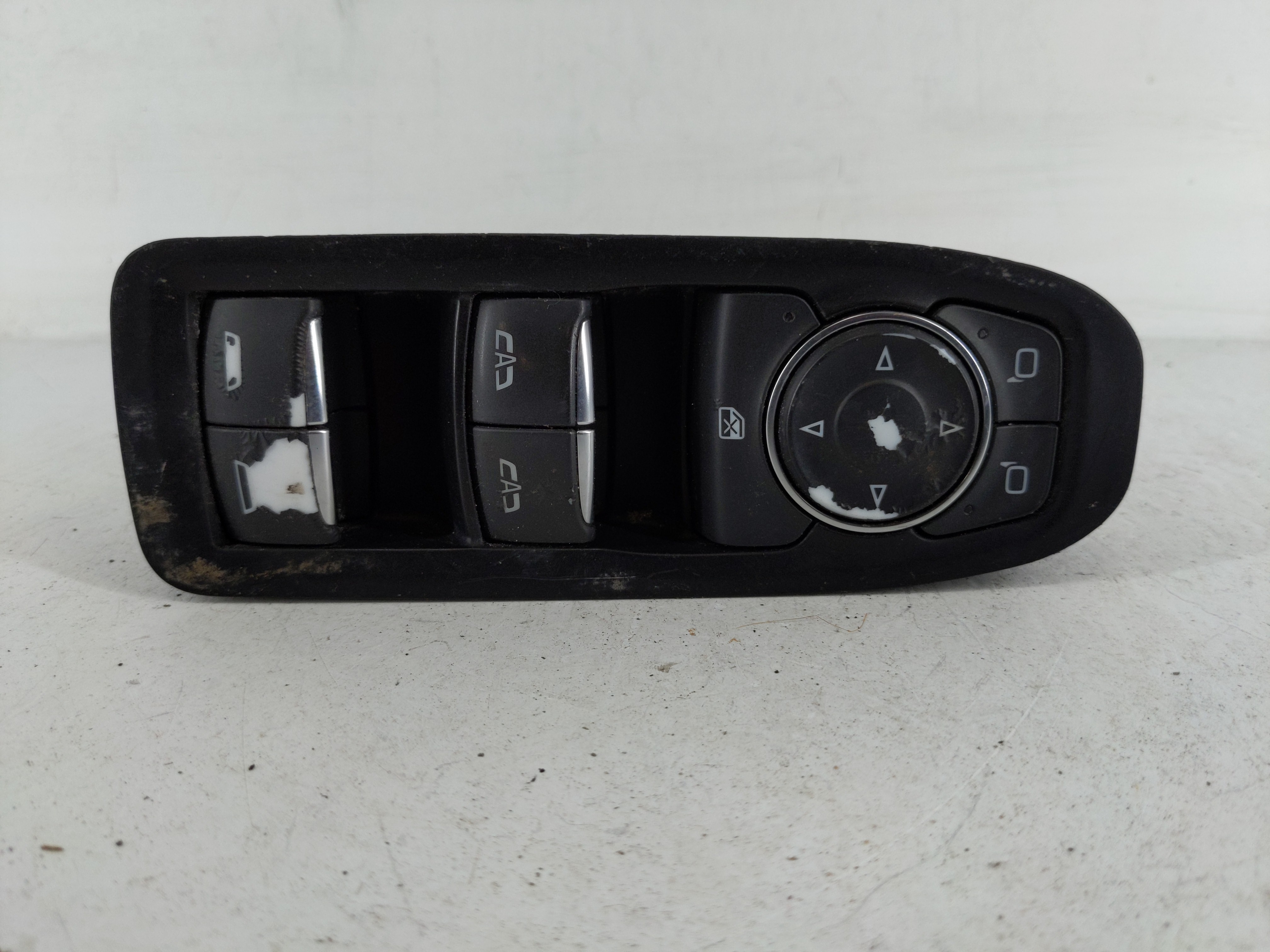 2017-2020 Cadillac Xt5 Driver Left Door Master Power Window Switch 1152649 - Oemusedautoparts1.com
