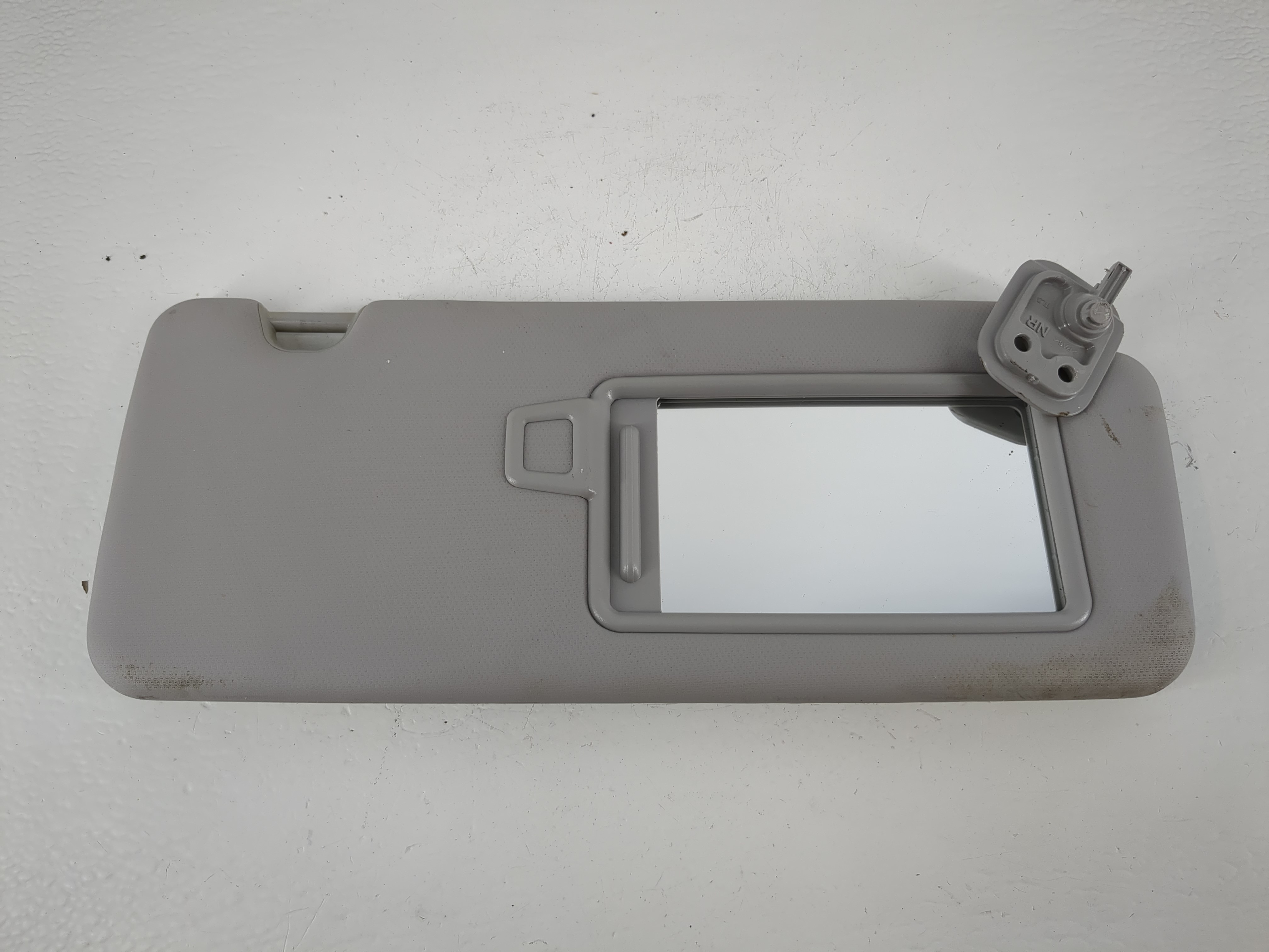 2016-2021 Hyundai Tucson Passenger Sun Visor Mirror Right Sunvisor Gray 1152907 - Oemusedautoparts1.com