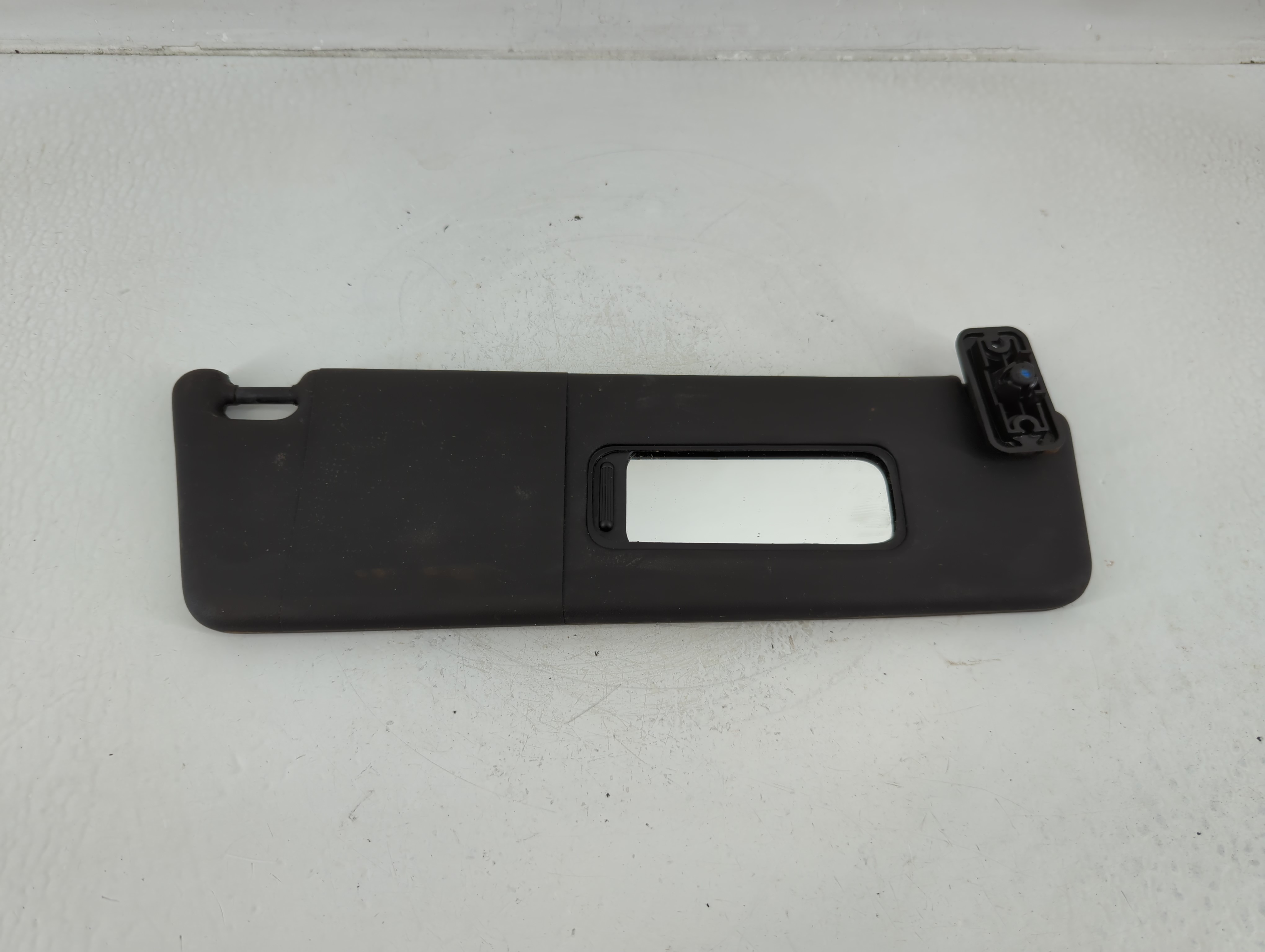 2010-2015 Chevrolet Camaro Driver Sun Visor Mirror Left Sunvisor 1152914 - Oemusedautoparts1.com