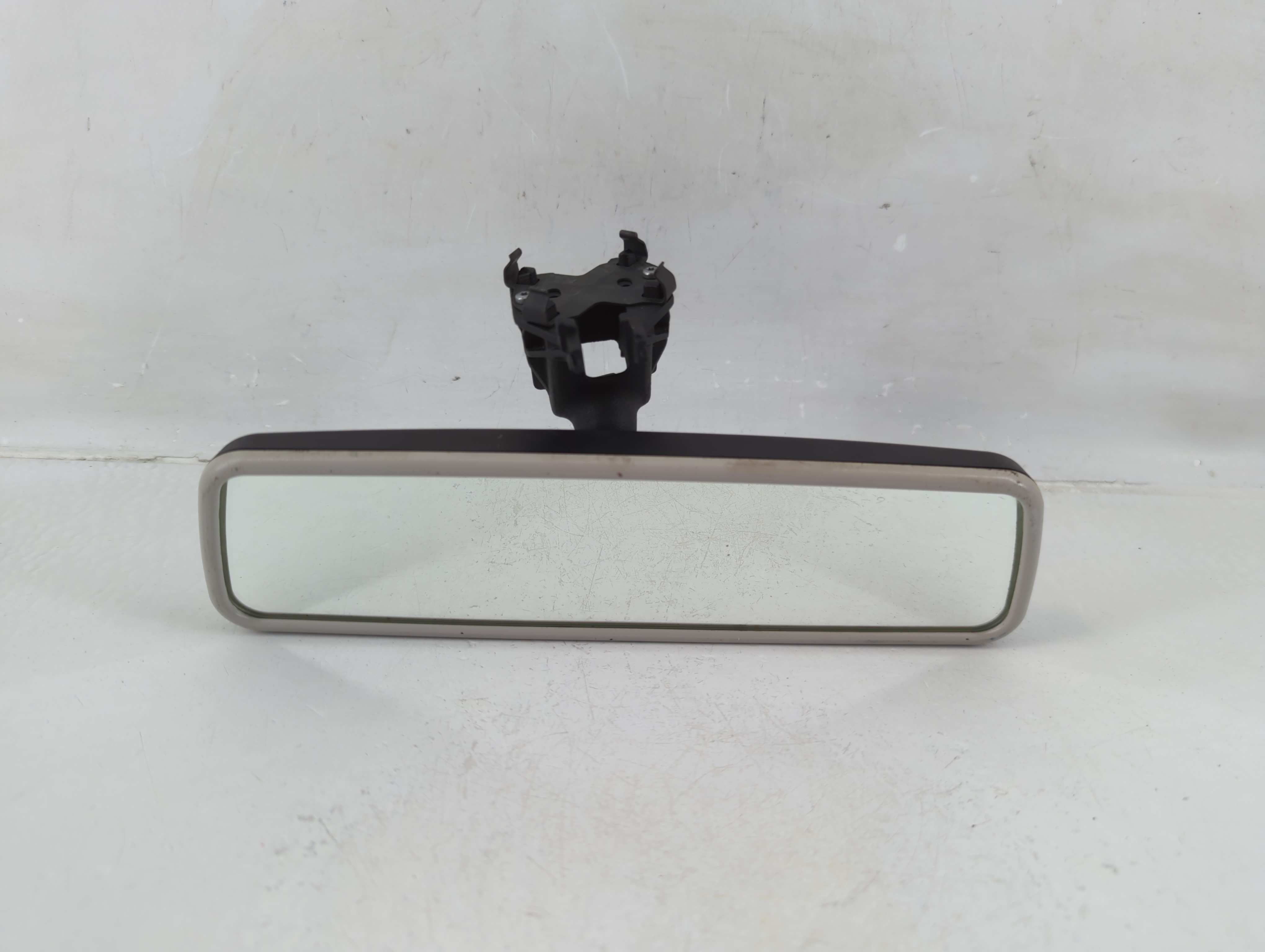 2009-2018 Volkswagen Tiguan Interior Rear View Mirror Oem 1153106 - Oemusedautoparts1.com