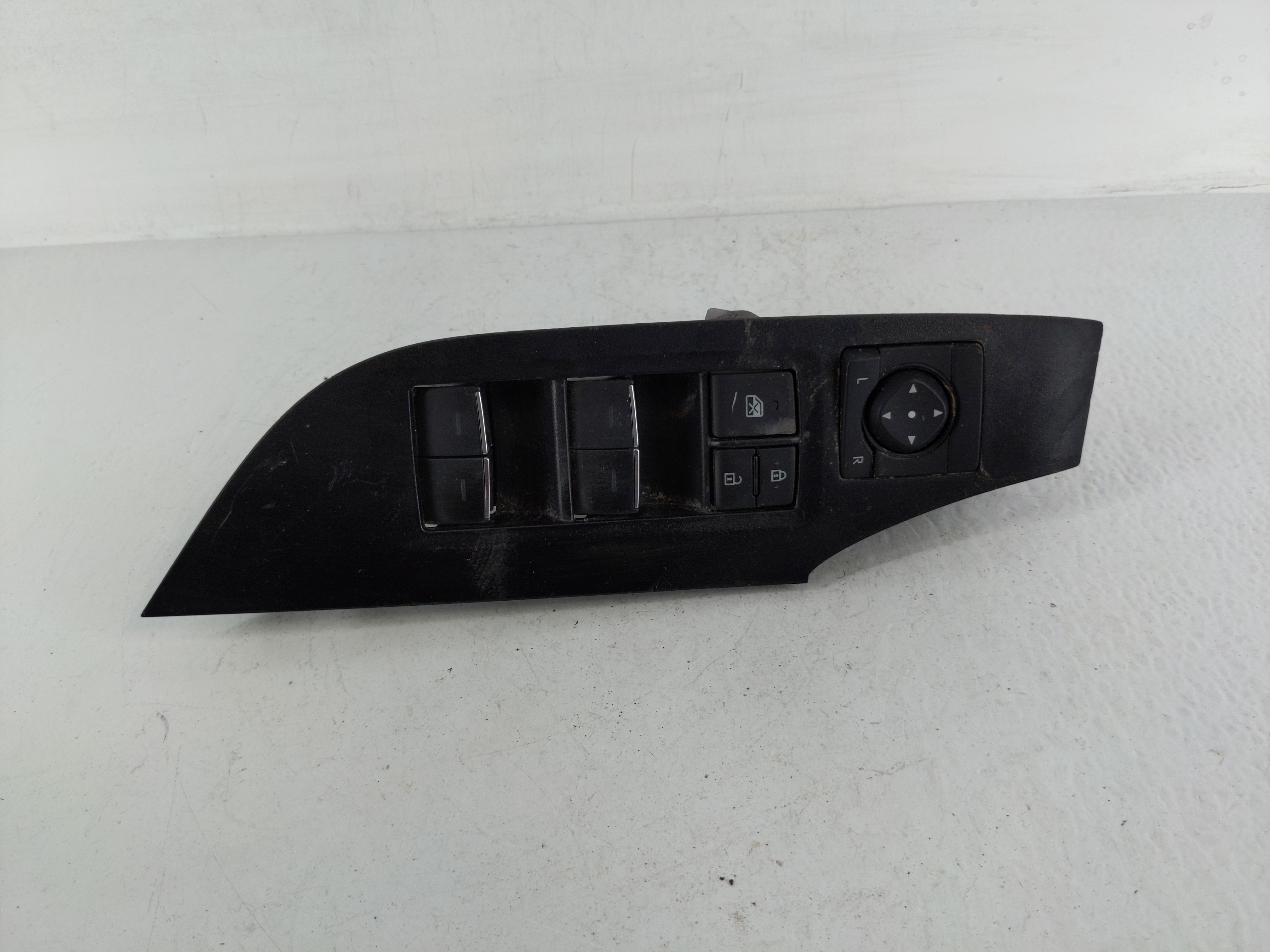 Toyota Rav4 Driver Left Door Master Power Window Switch 84040-0e130 1153122 - Oemusedautoparts1.com