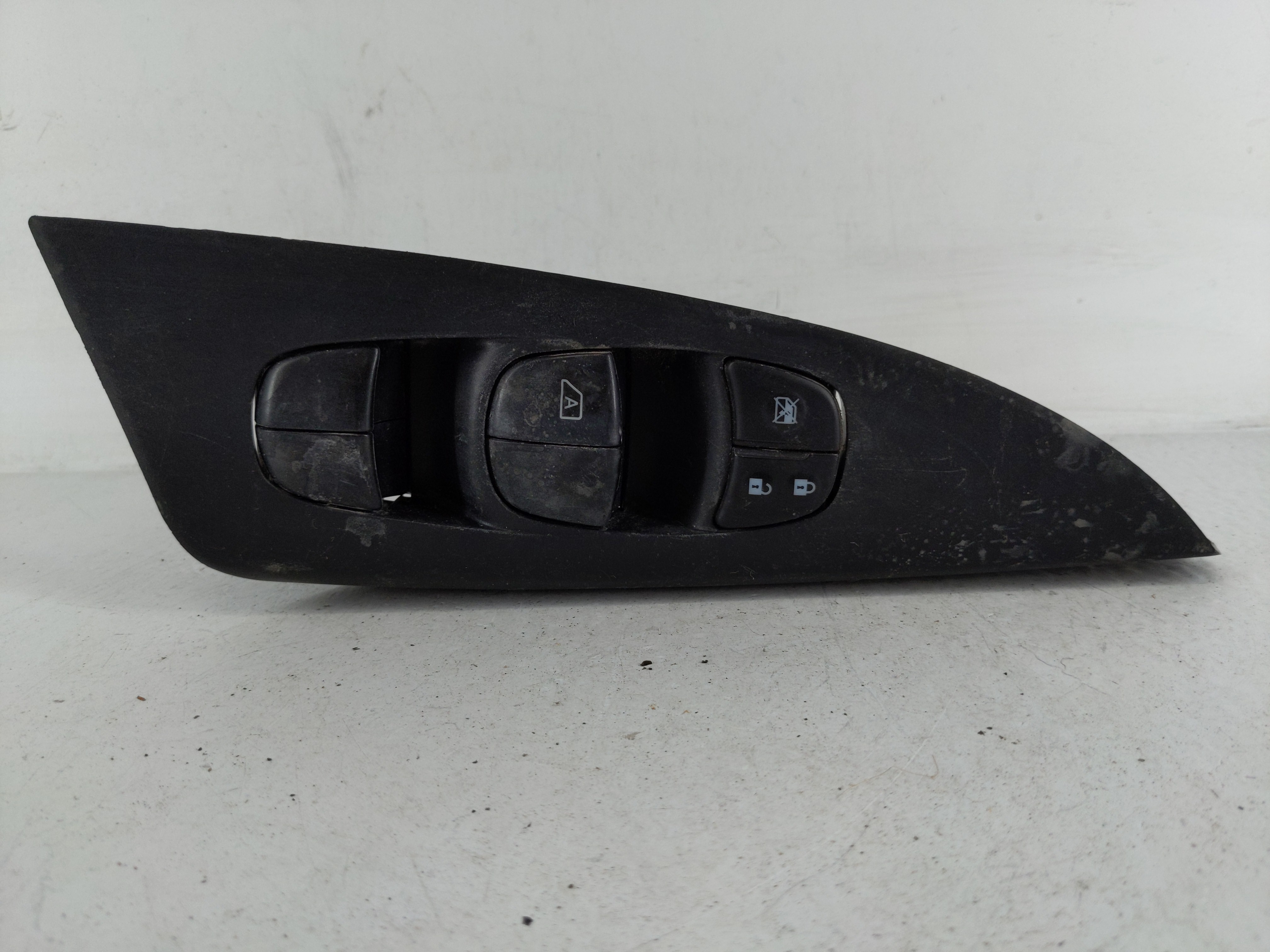 2013-2019 Nissan Sentra Driver Left Door Master Power Window Switch 1153127 - Oemusedautoparts1.com