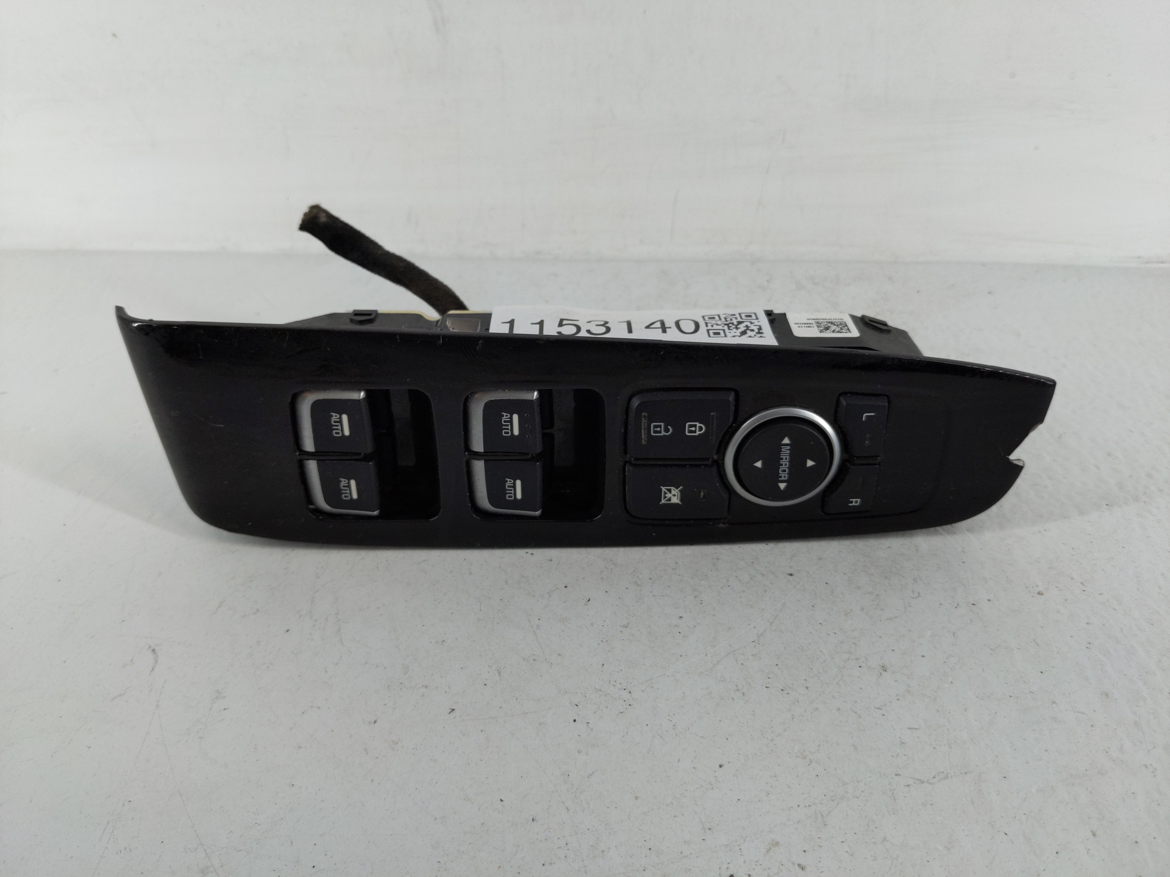 2019-2020 Kia Sorento Driver Left Door Master Power Window Switch 1153140 - Oemusedautoparts1.com