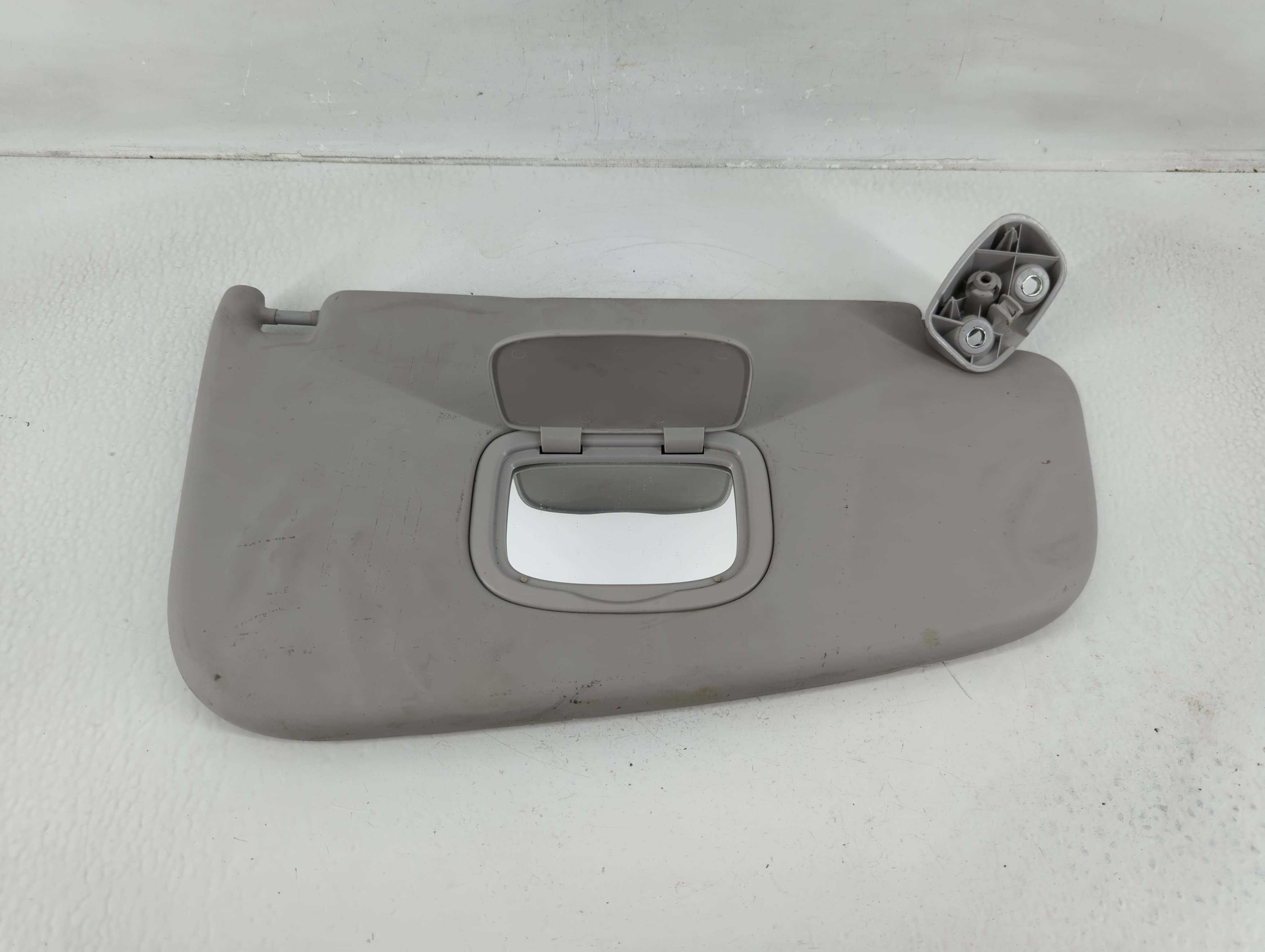 2015-2020 Ram Promaster City Passenger Sun Visor Mirror Right Sunvisor 1153182 - Oemusedautoparts1.com