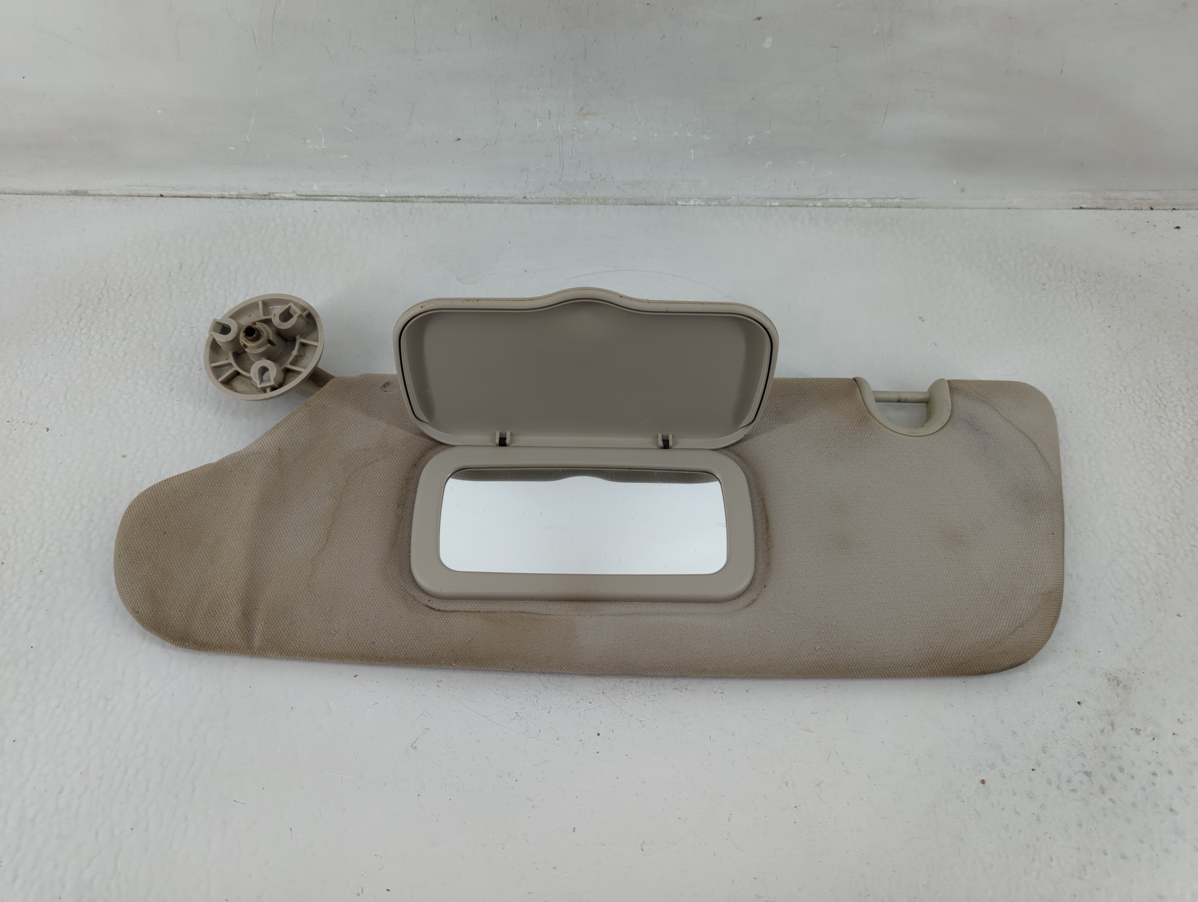 Dodge Caravan Driver Sun Visor Mirror Left Sunvisor Gray 1153183 - Oemusedautoparts1.com