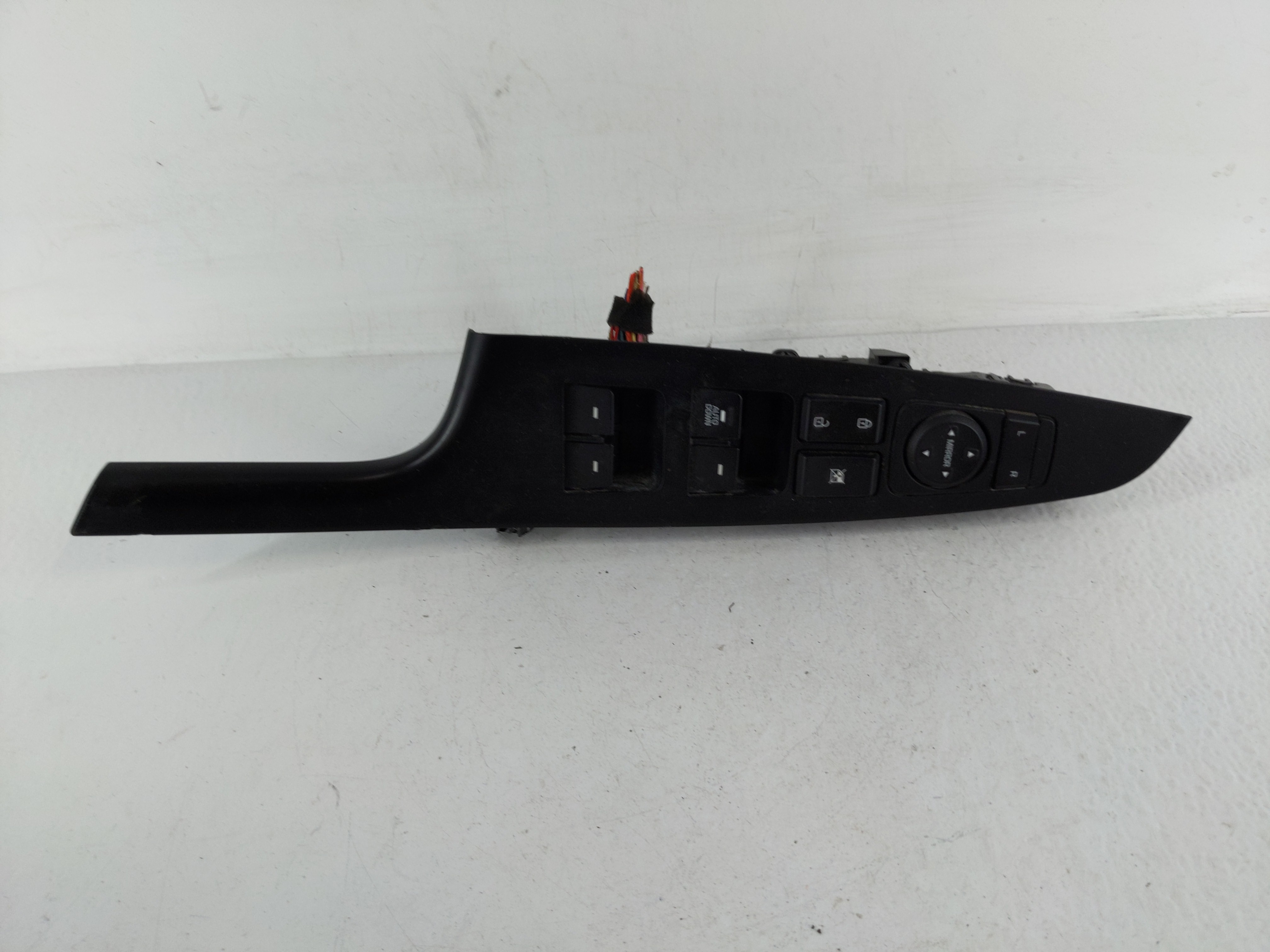 2016-2021 Hyundai Tucson Driver Left Door Master Power Window Switch 1153221 - Oemusedautoparts1.com
