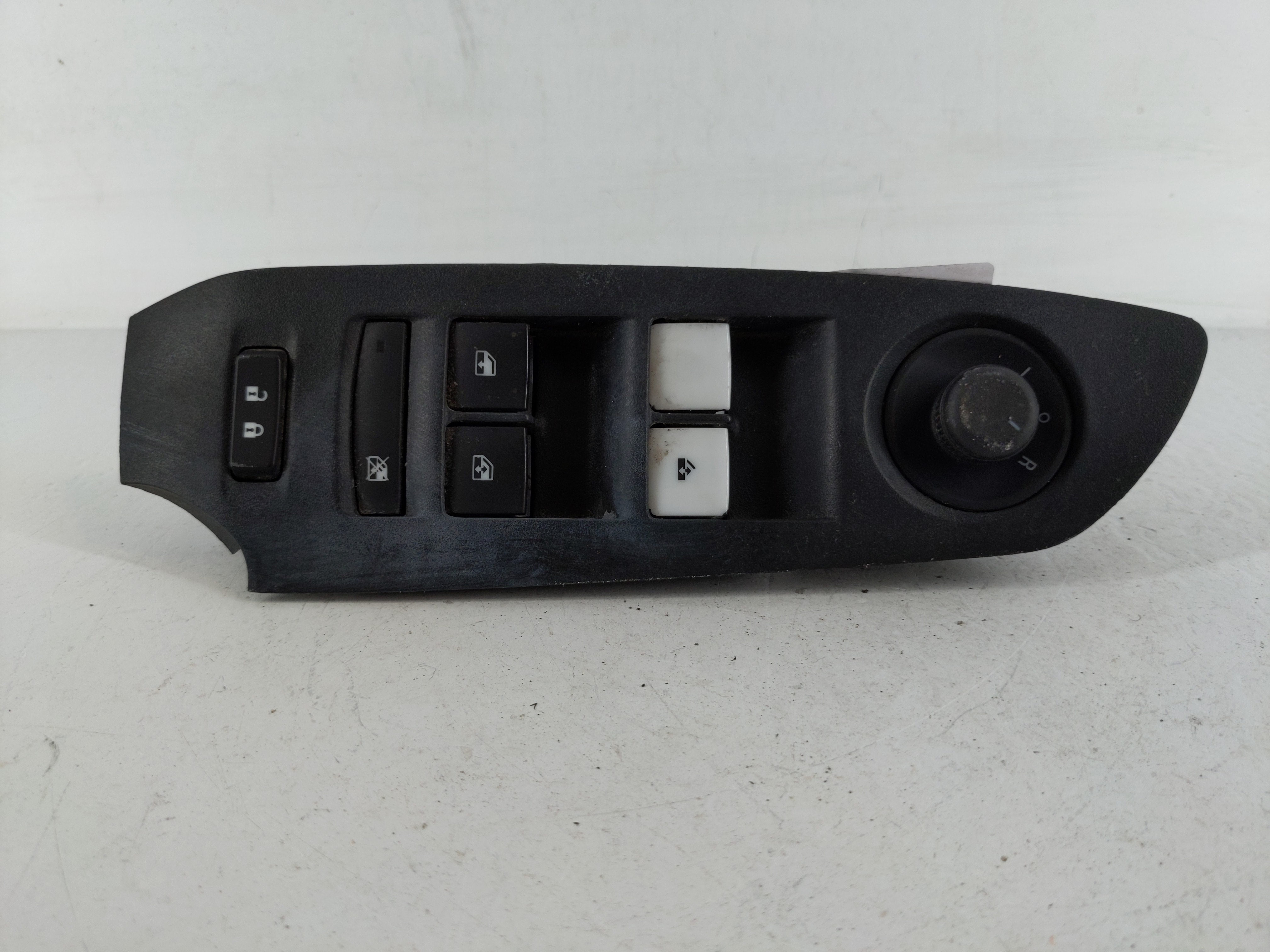 2017-2021 Chevrolet Trax Driver Left Door Master Power Window Switch 1153222 - Oemusedautoparts1.com