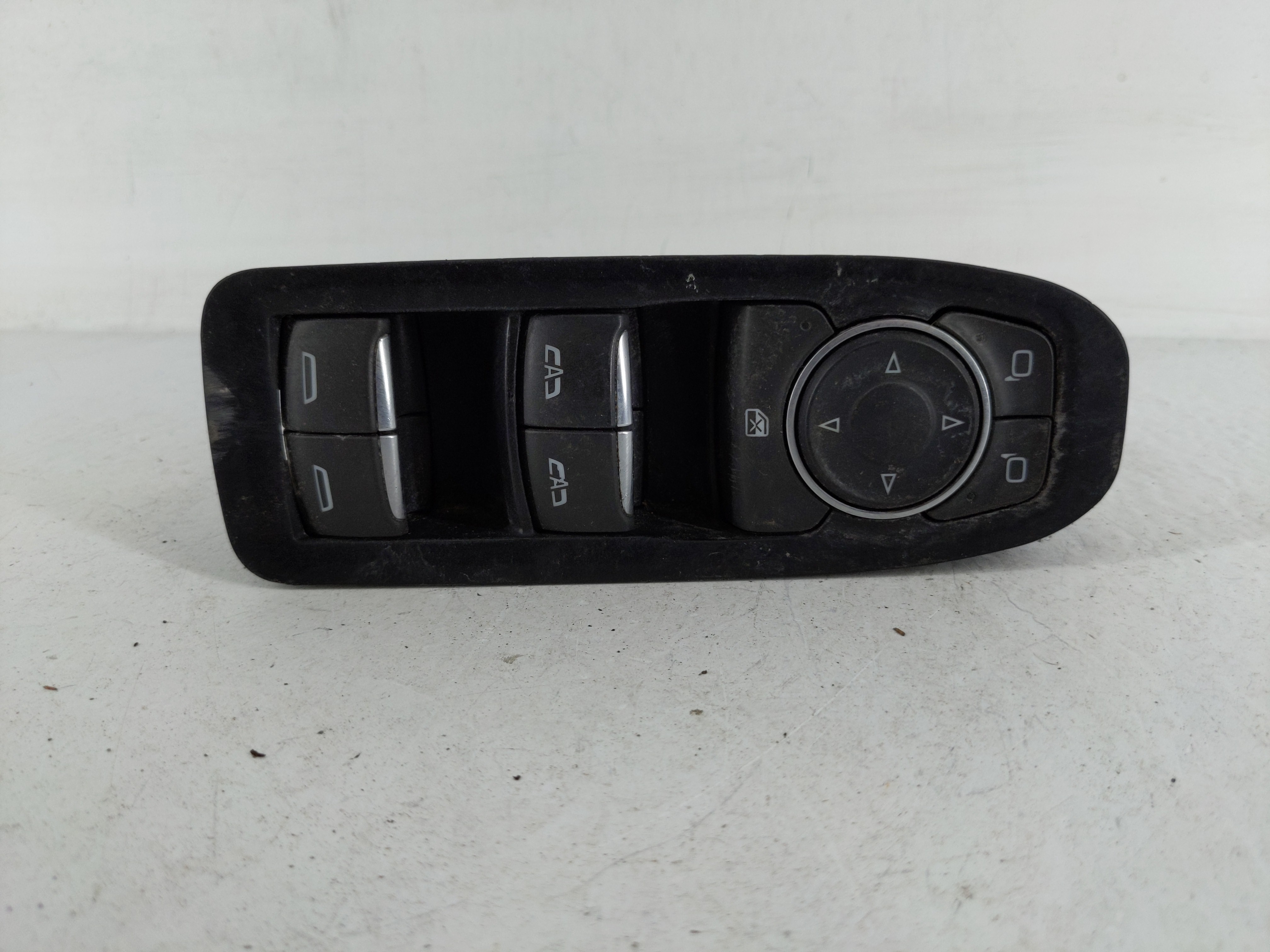 2017-2019 Cadillac Xt5 Driver Left Door Master Power Window Switch 1153244 - Oemusedautoparts1.com