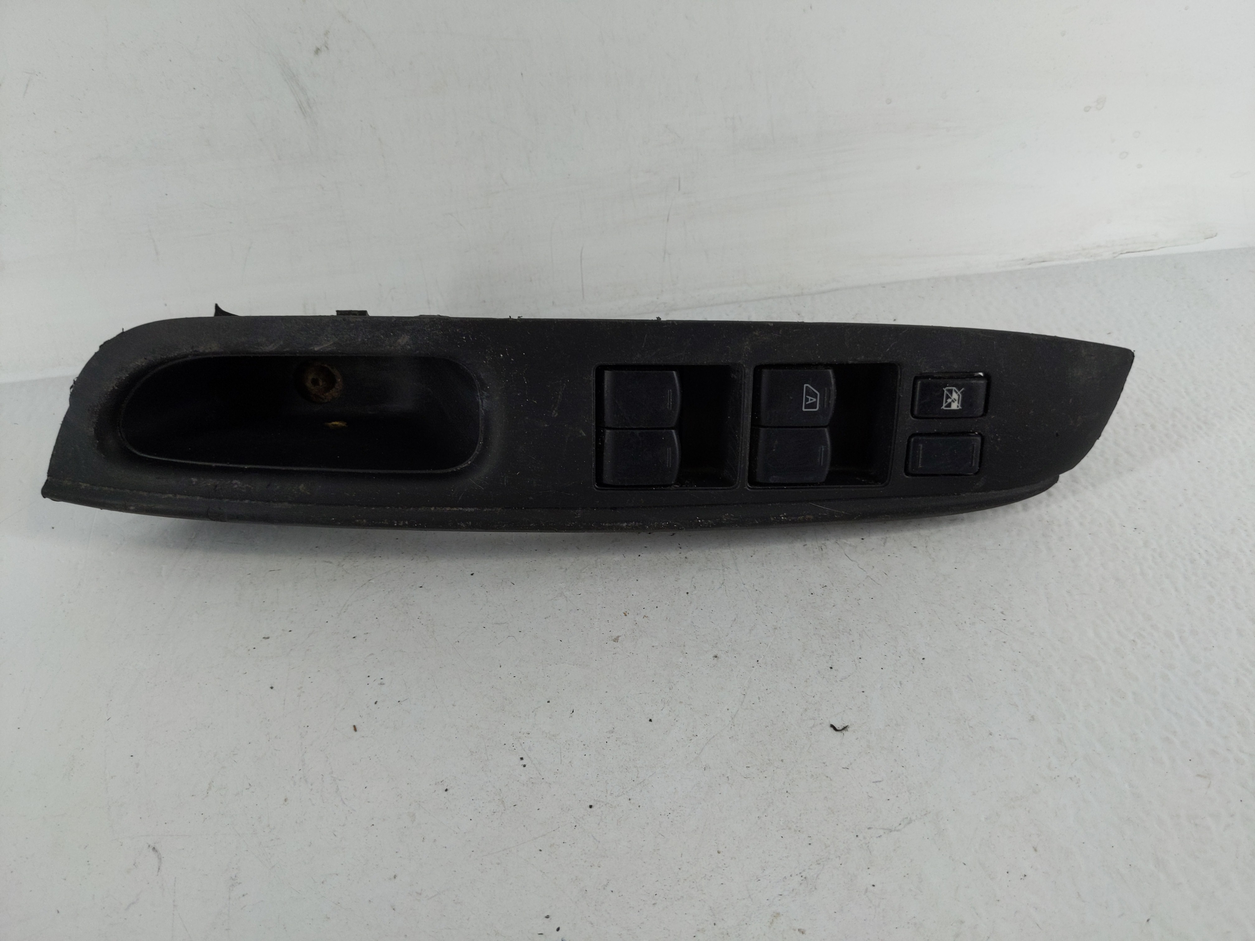 2012-2019 Nissan Versa Driver Left Door Master Power Window Switch 1153246 - Oemusedautoparts1.com