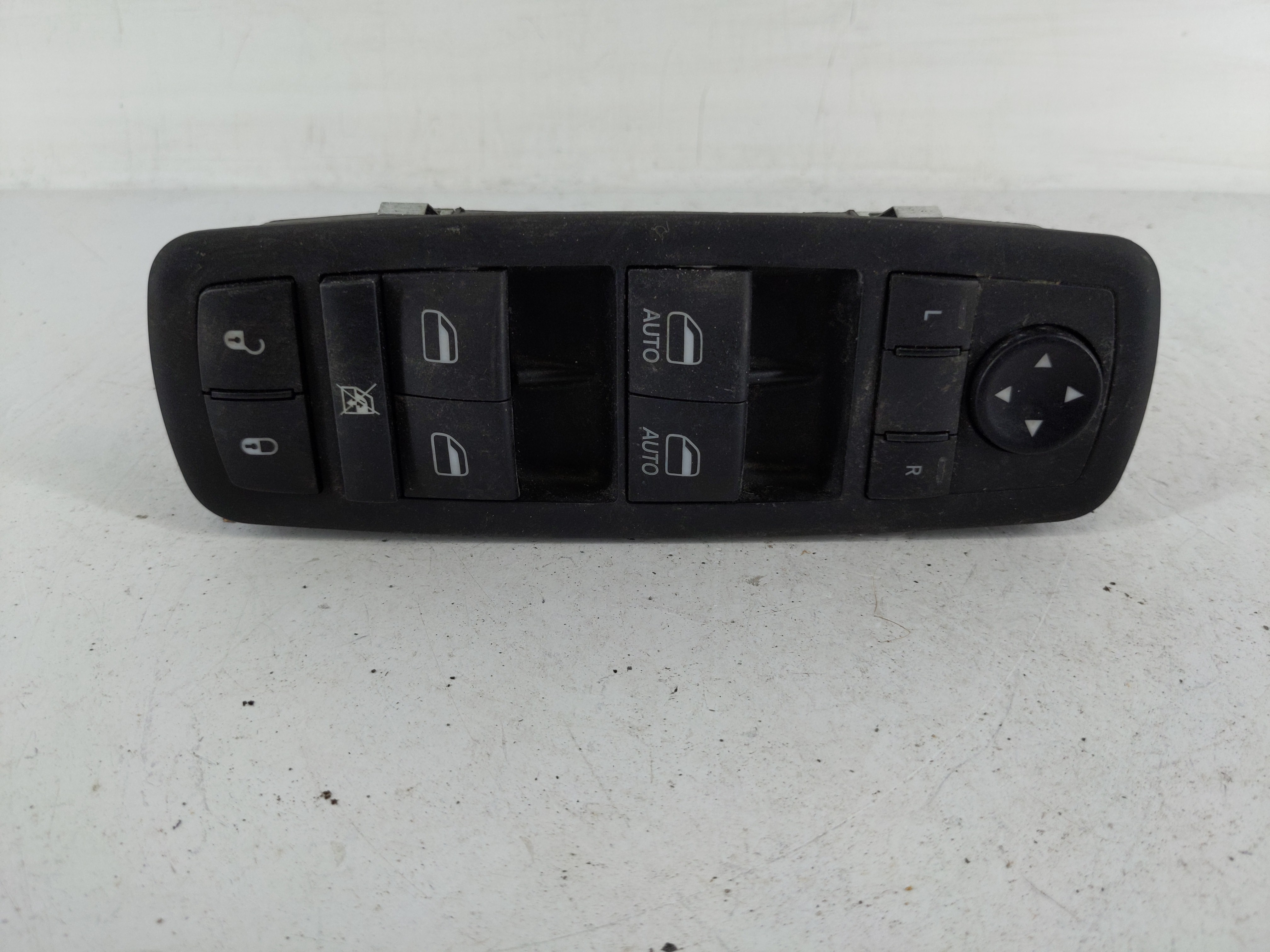 2016 Jeep Grand Cherokee Driver Left Door Master Power Window Switch 1153249 - Oemusedautoparts1.com