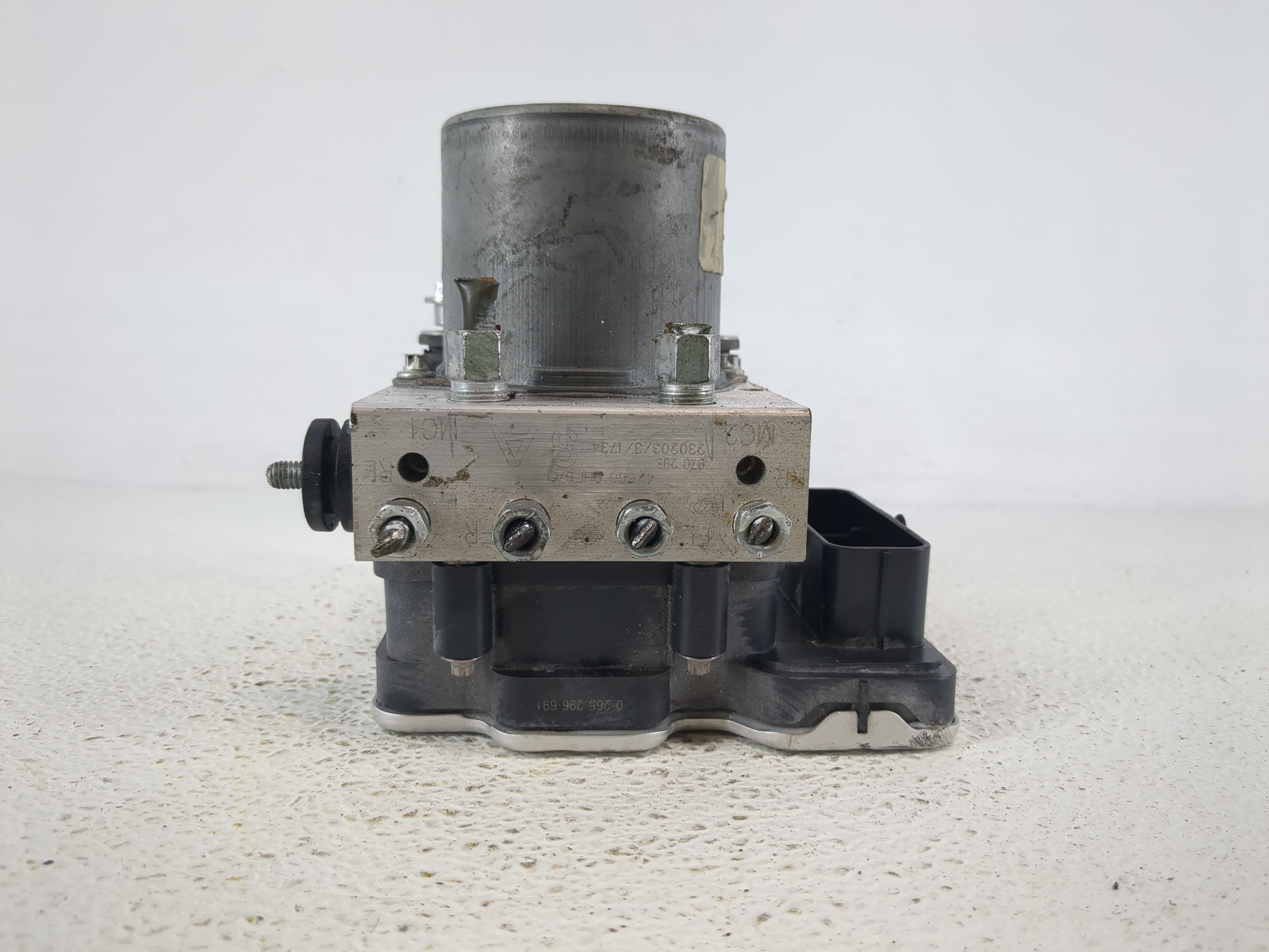 Picture of 2023 Nissan Altima Abs Pump Control Module 1153269