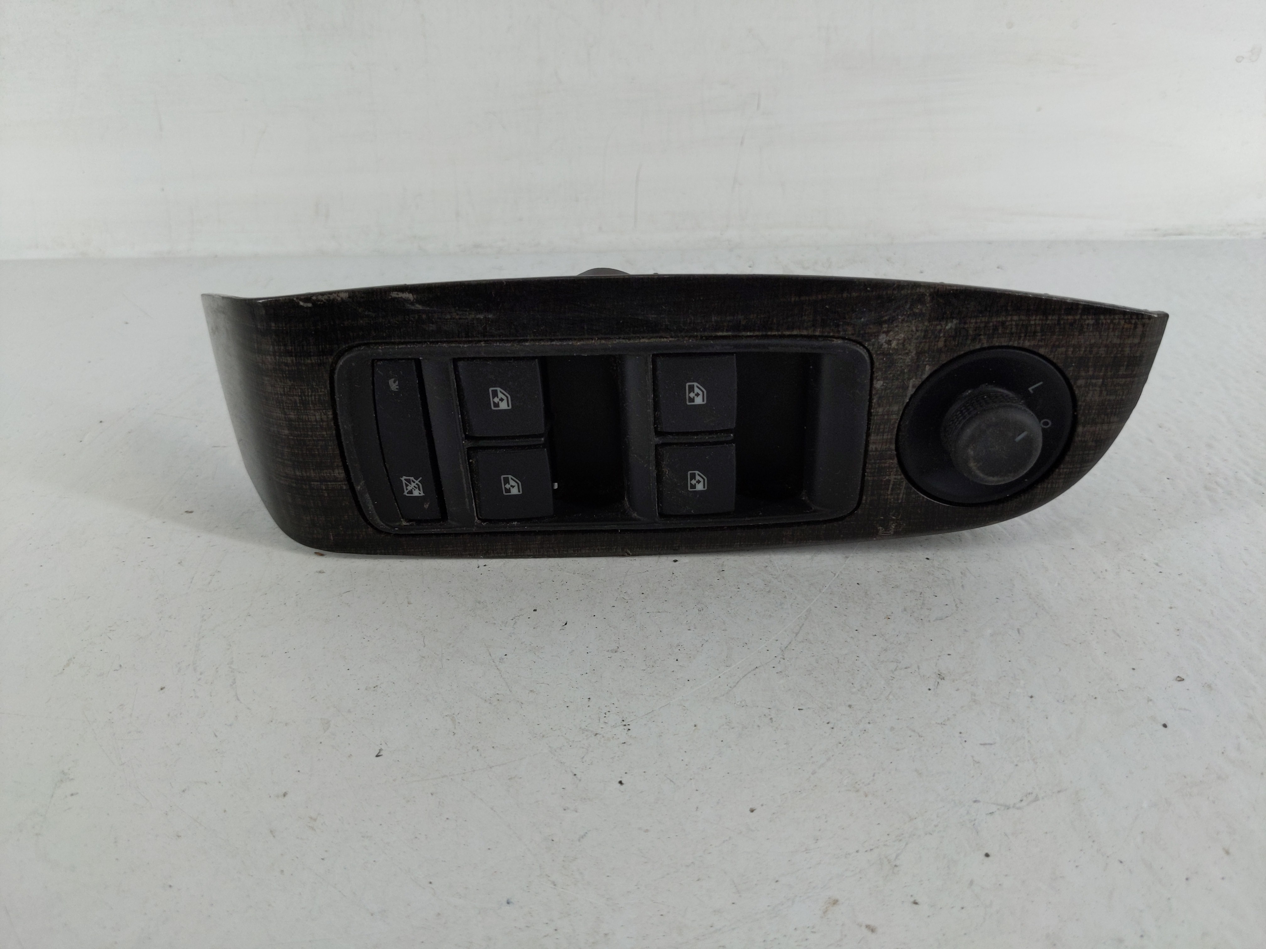 2014-2016 Chevrolet Malibu Driver Left Door Master Power Window Switch 1153344 - Oemusedautoparts1.com