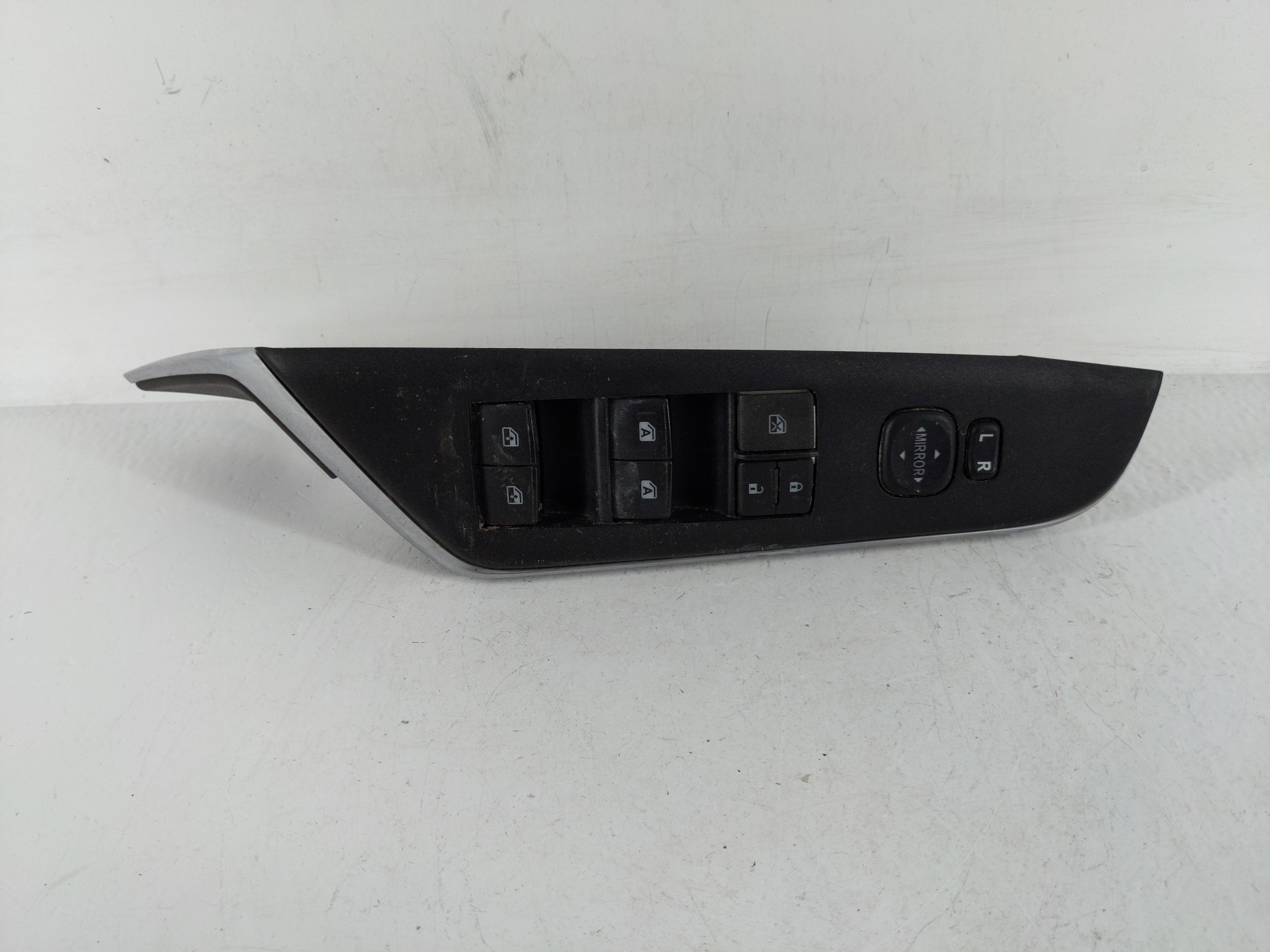 2015-2017 Toyota Camry Driver Left Door Master Power Window Switch 1153346 - Oemusedautoparts1.com